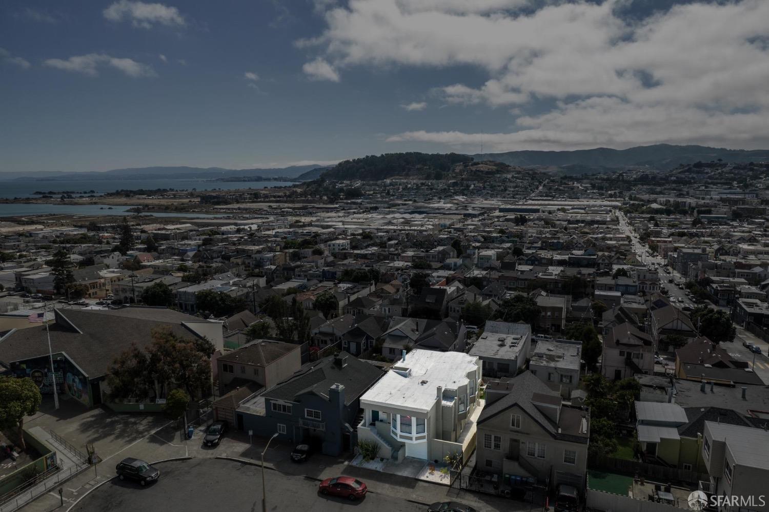 Detail Gallery Image 90 of 99 For 1375 Oakdale Ave, San Francisco,  CA 94124 - 4 Beds | 3/1 Baths