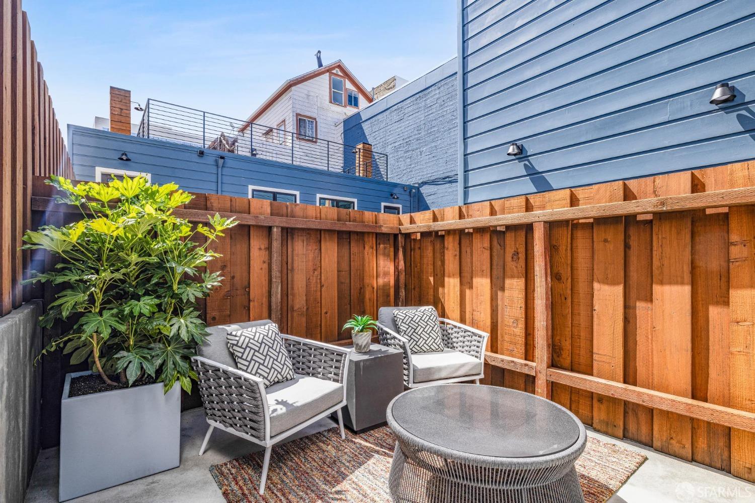 Detail Gallery Image 28 of 49 For 678 Capp St, San Francisco,  CA 94110 - 3 Beds | 3/1 Baths