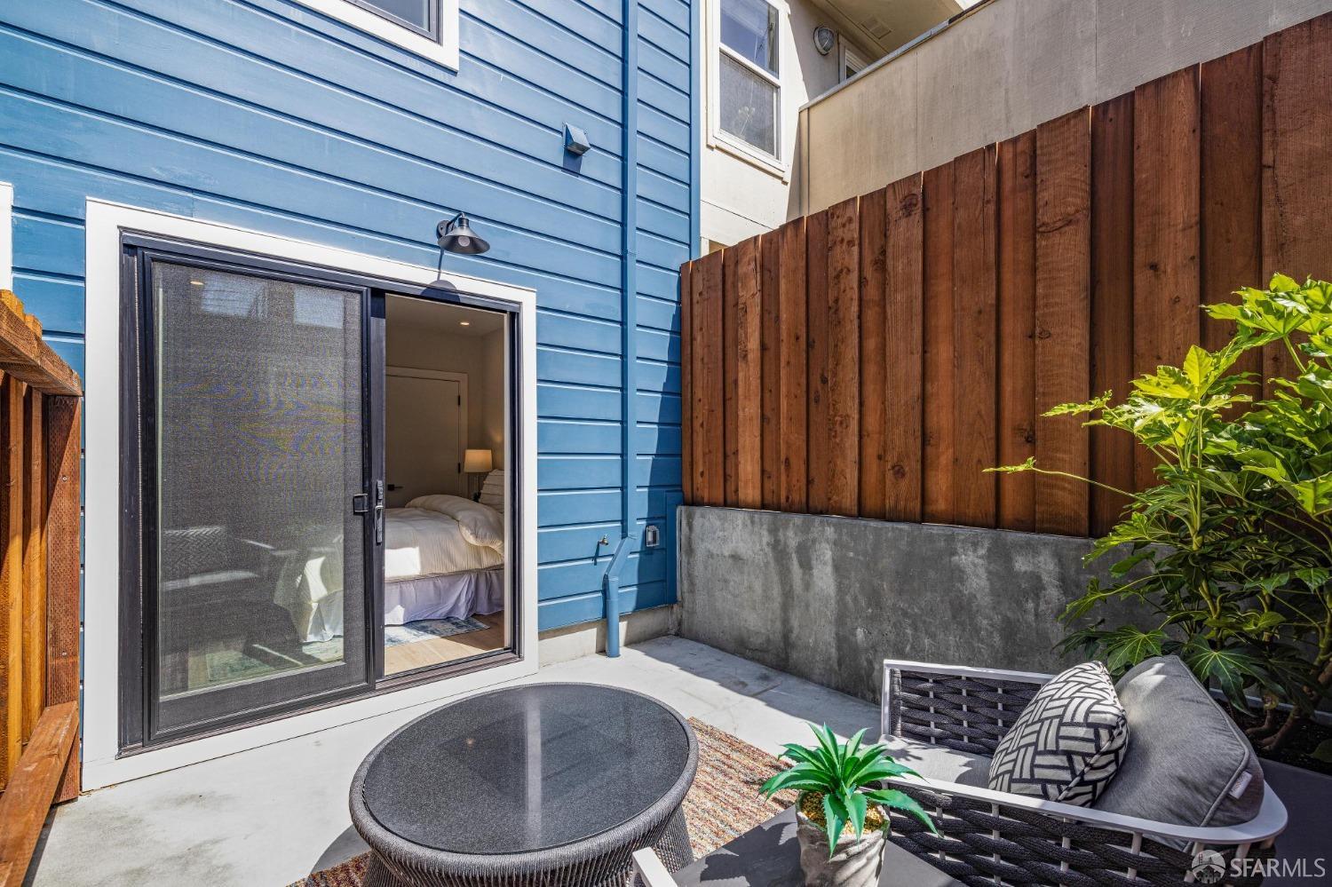 Detail Gallery Image 27 of 49 For 678 Capp St, San Francisco,  CA 94110 - 3 Beds | 3/1 Baths