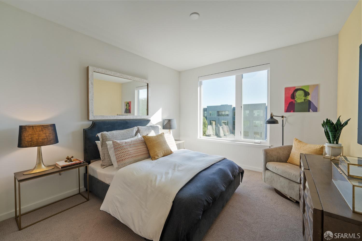 Detail Gallery Image 9 of 19 For 52 Innes Ct #403,  San Francisco,  CA 94124 - 3 Beds | 2 Baths