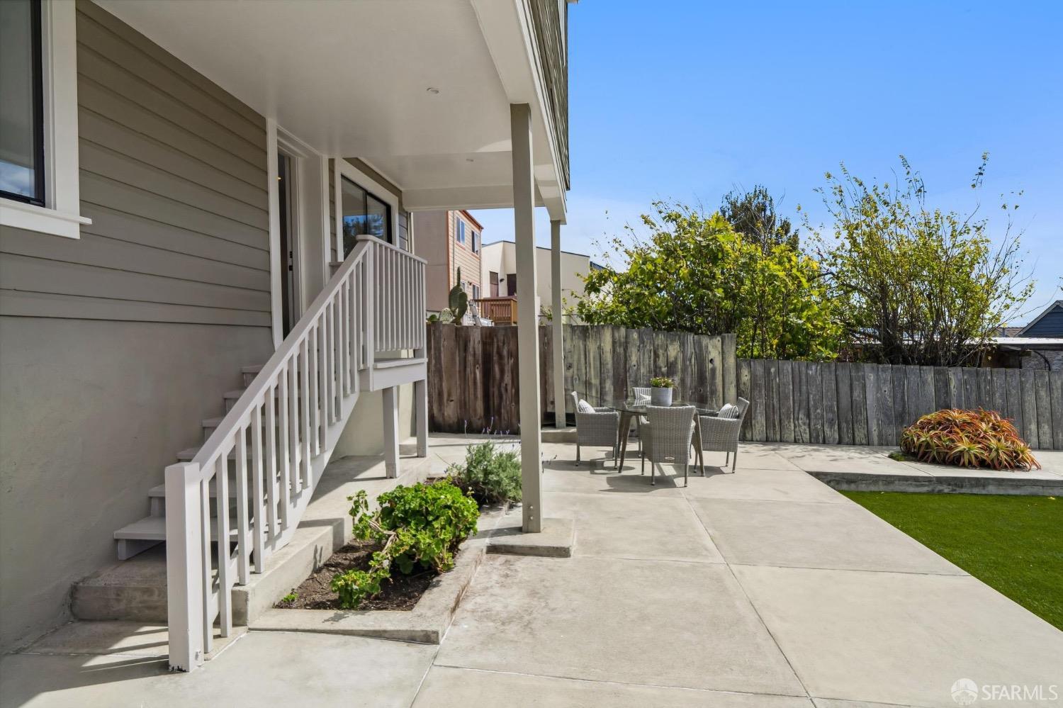 Detail Gallery Image 74 of 99 For 1375 Oakdale Ave, San Francisco,  CA 94124 - 4 Beds | 3/1 Baths