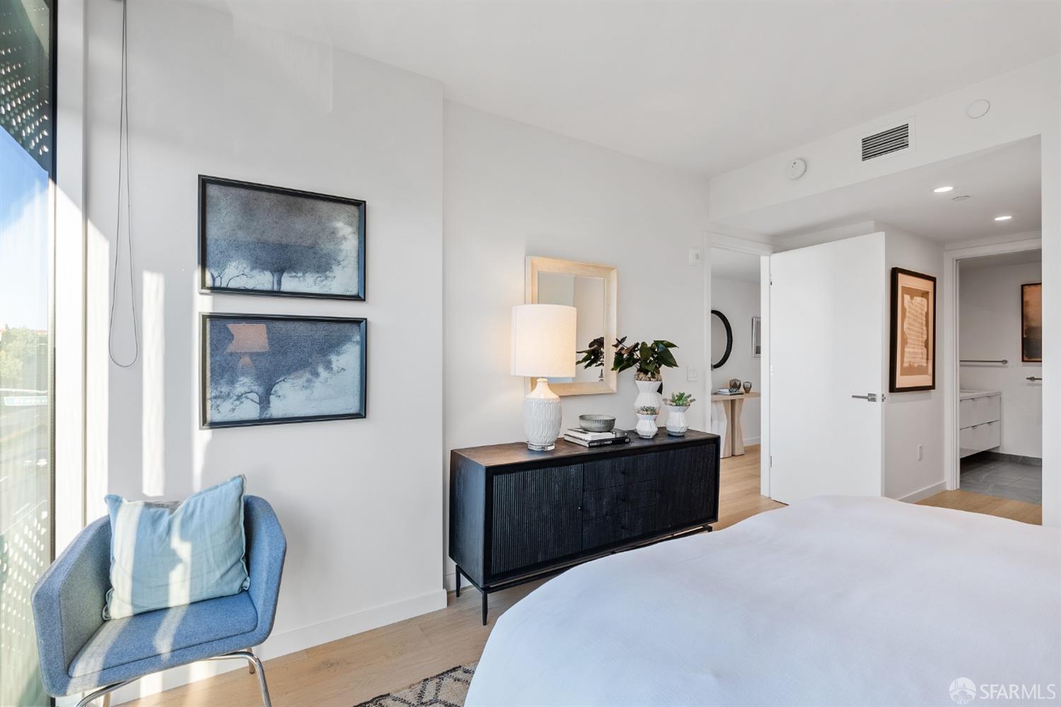 Detail Gallery Image 11 of 64 For 3131 Pierce St #303,  San Francisco,  CA 94123 - 2 Beds | 2 Baths