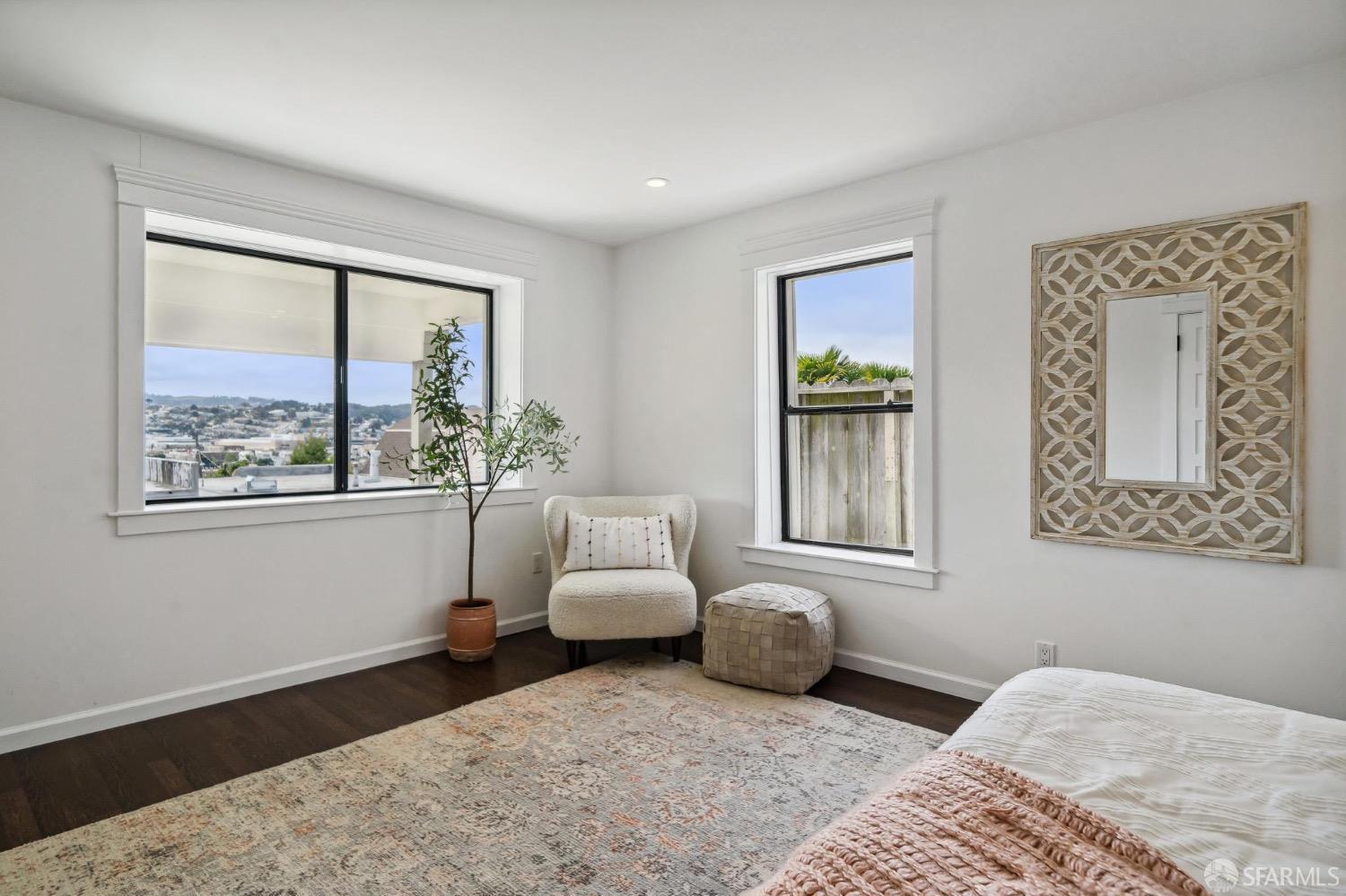 Detail Gallery Image 69 of 99 For 1375 Oakdale Ave, San Francisco,  CA 94124 - 4 Beds | 3/1 Baths