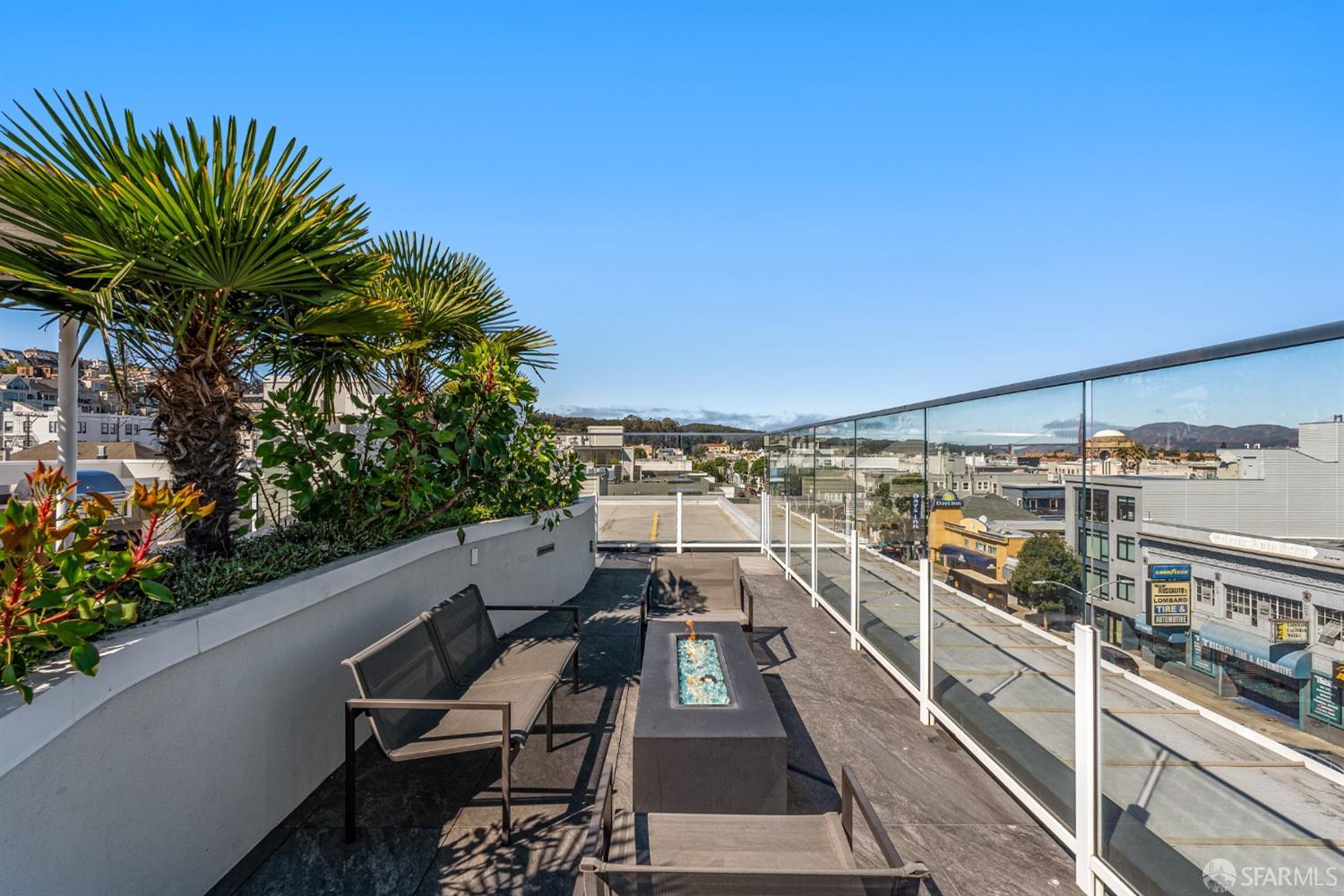 Detail Gallery Image 21 of 64 For 3131 Pierce St #303,  San Francisco,  CA 94123 - 2 Beds | 2 Baths