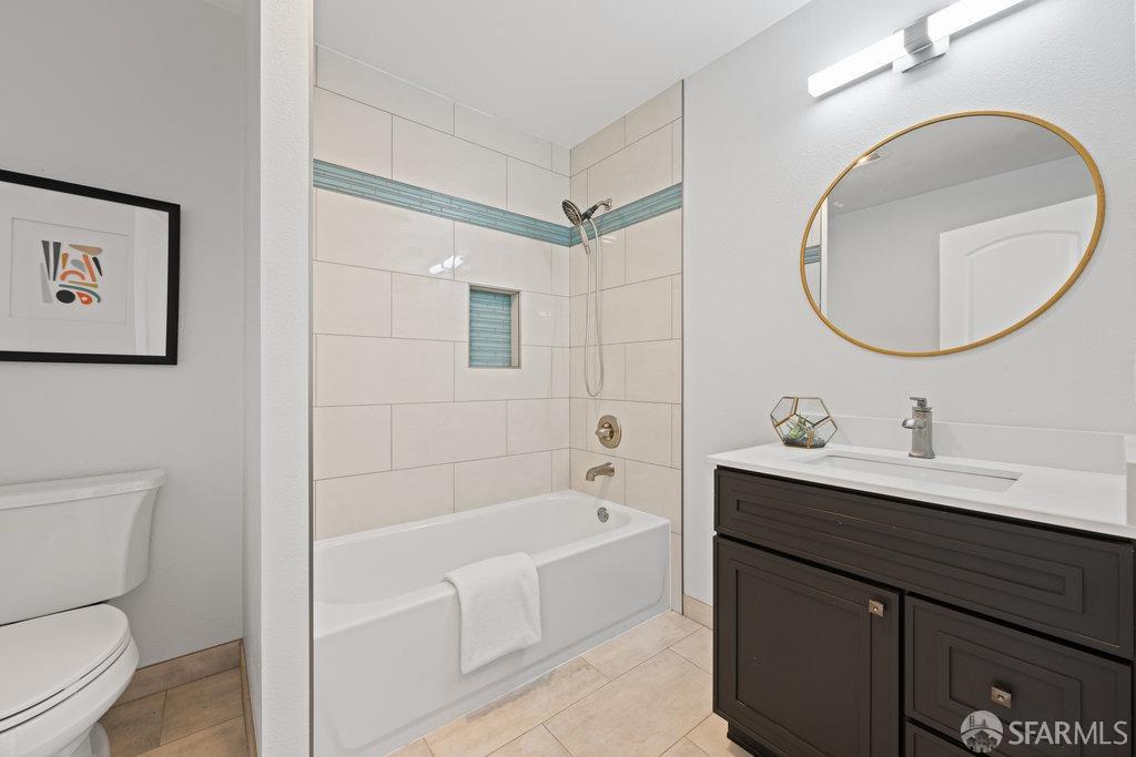 Detail Gallery Image 10 of 58 For 124 Goettingen St, San Francisco,  CA 94134 - 2 Beds | 1 Baths