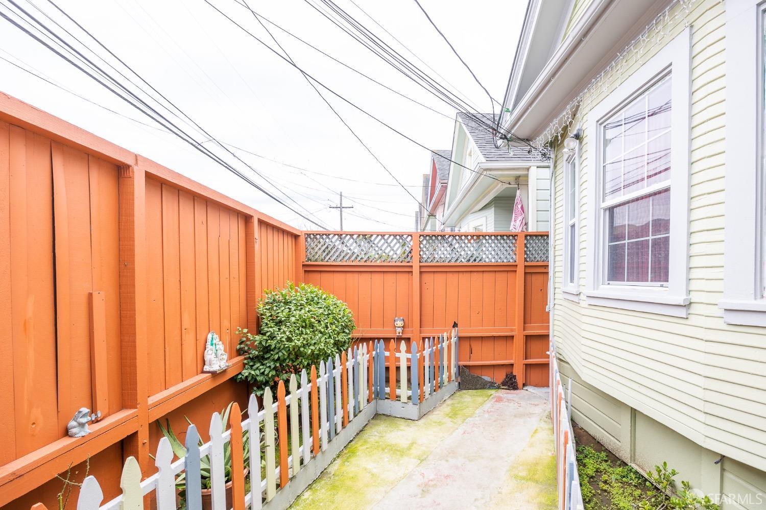 Detail Gallery Image 8 of 13 For 506 Naples St, San Francisco,  CA 94112 - 2 Beds | 2 Baths