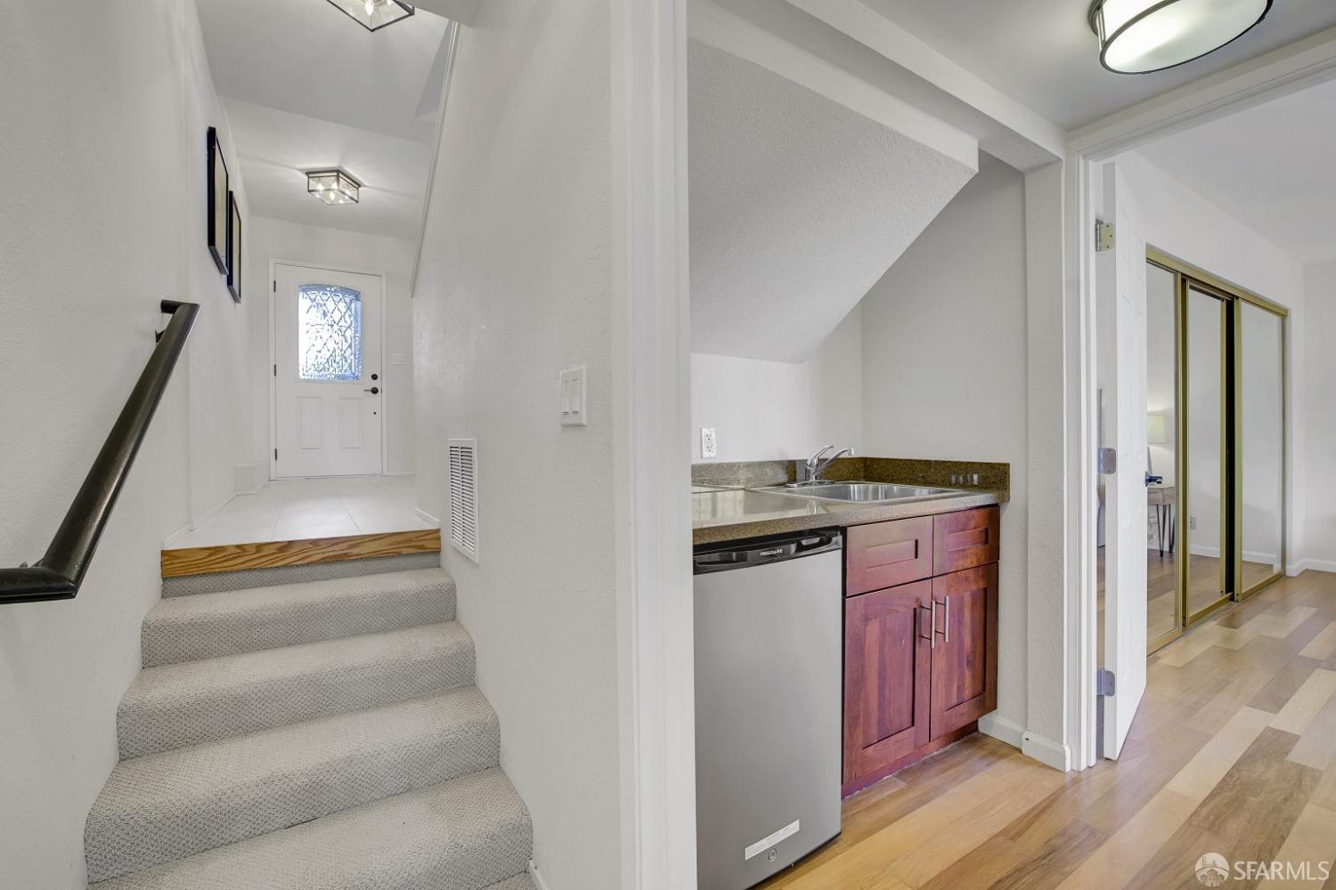 Detail Gallery Image 42 of 60 For 6 Hillview Ct, San Francisco,  CA 94124 - 3 Beds | 2 Baths