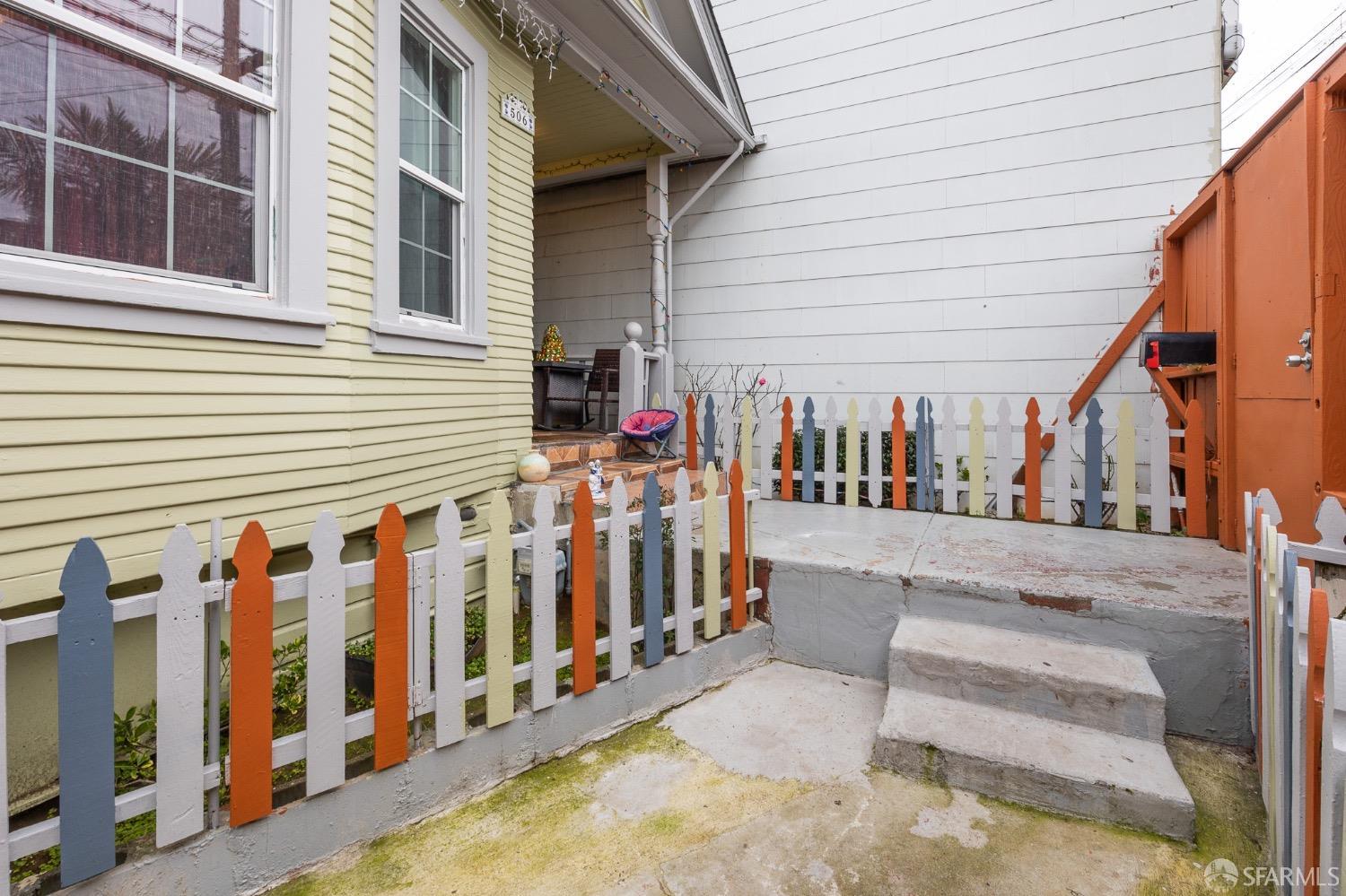 Detail Gallery Image 2 of 13 For 506 Naples St, San Francisco,  CA 94112 - 2 Beds | 2 Baths