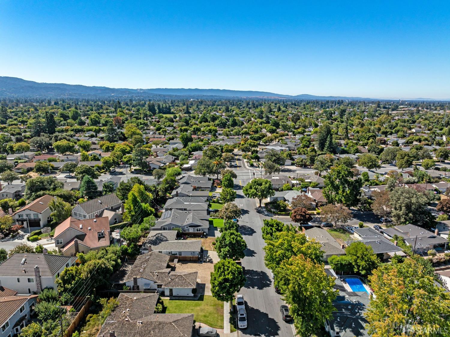 Detail Gallery Image 36 of 38 For 960 Heatherstone Ave, Sunnyvale,  CA 94087 - 3 Beds | 2 Baths