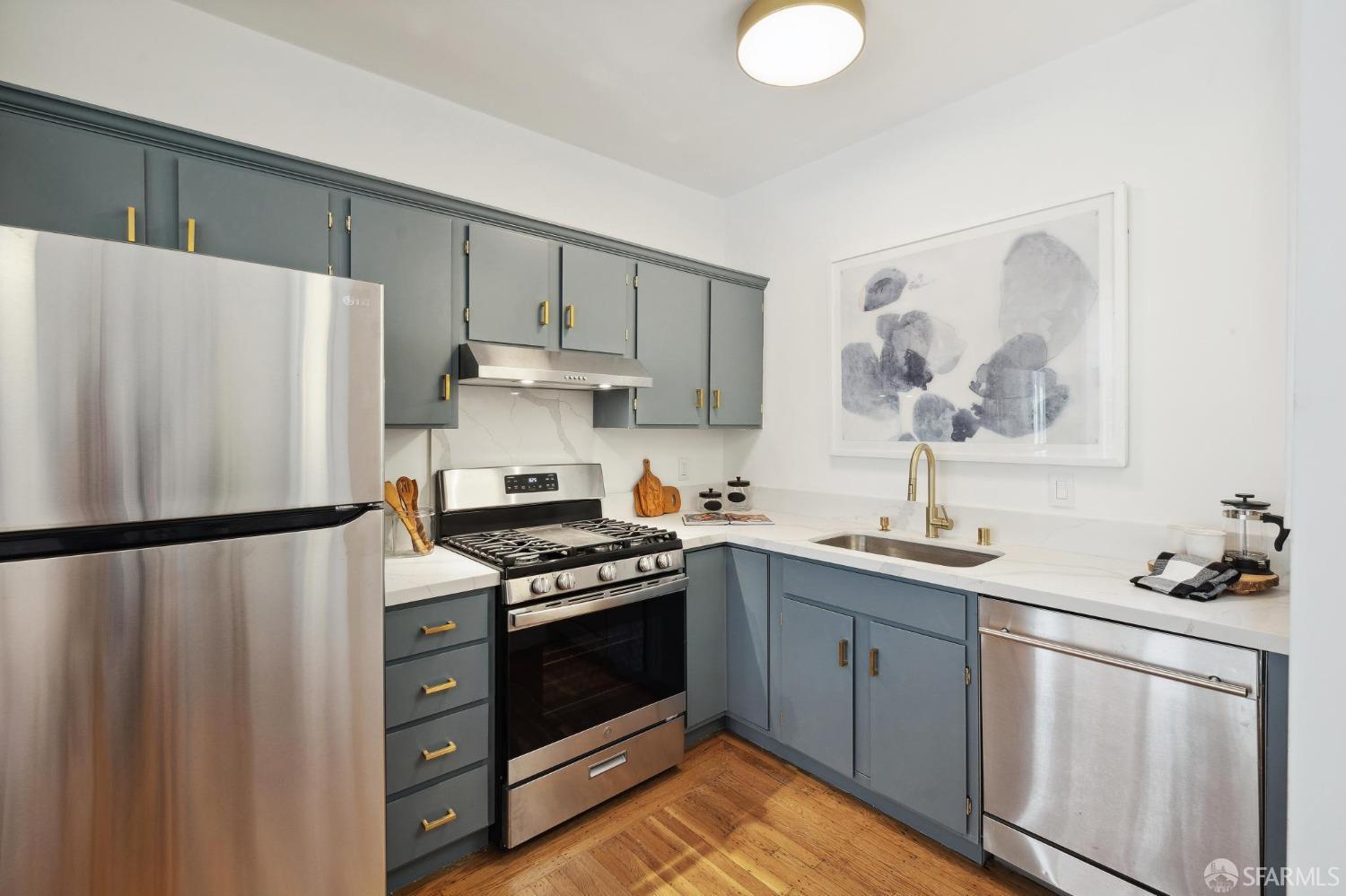 Detail Gallery Image 13 of 31 For 1256 Dolores St #1,  San Francisco,  CA 94110 - 3 Beds | 2 Baths