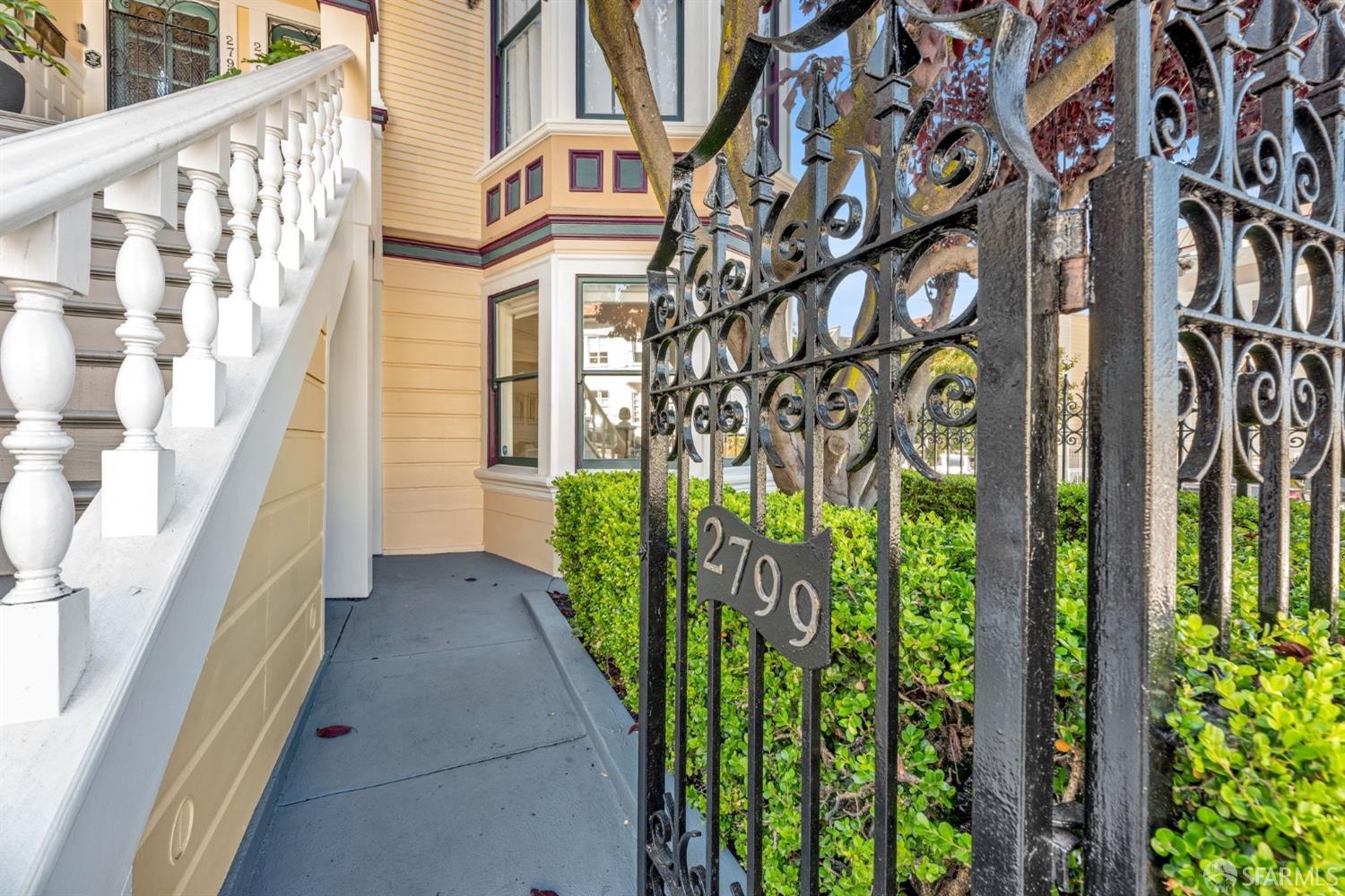 Detail Gallery Image 6 of 28 For 2799 Laguna St, San Francisco,  CA 94123 - 2 Beds | 1 Baths