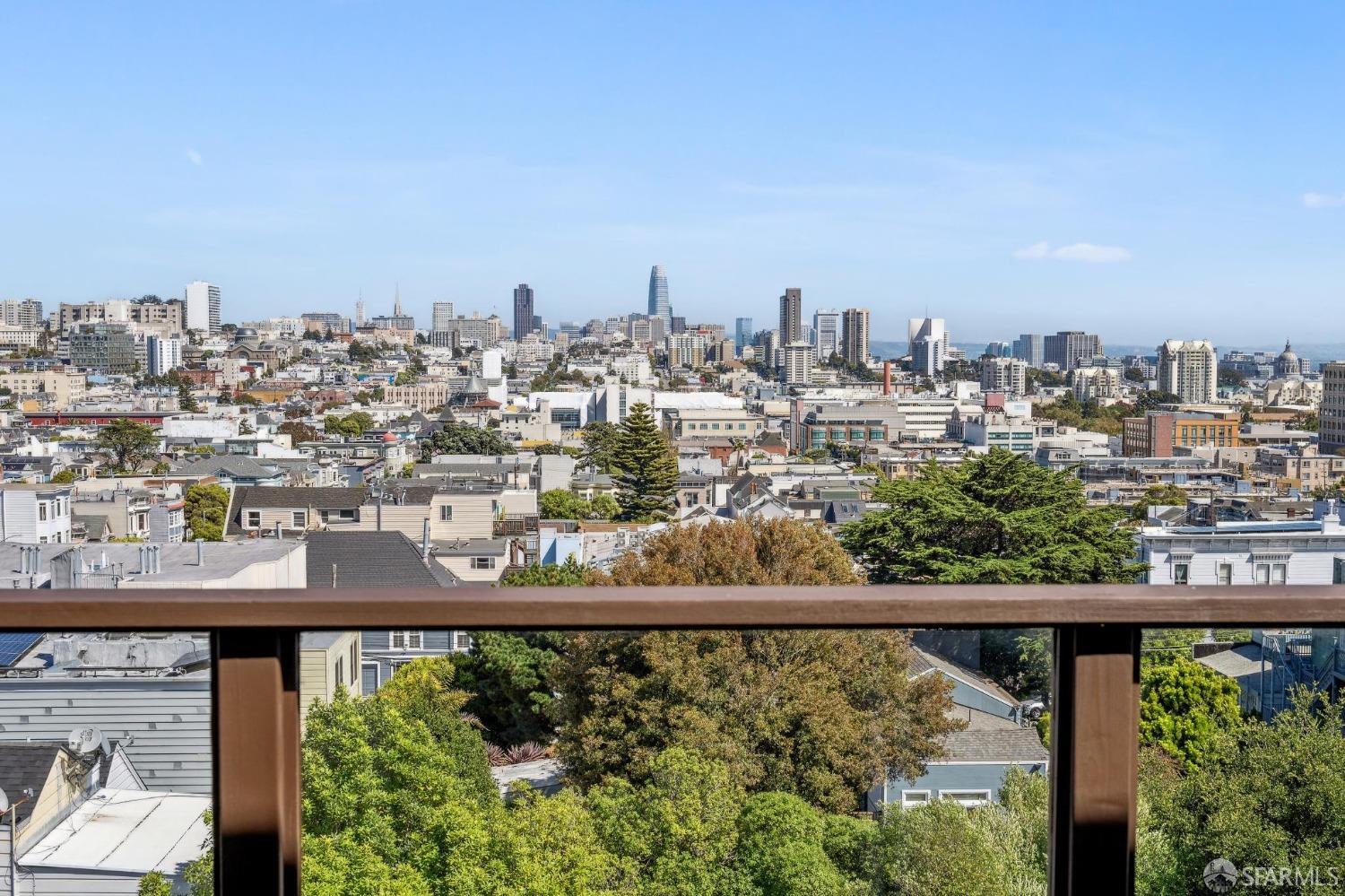 Detail Gallery Image 5 of 37 For 720 Presidio Ave #302,  San Francisco,  CA 94115 - 2 Beds | 2 Baths