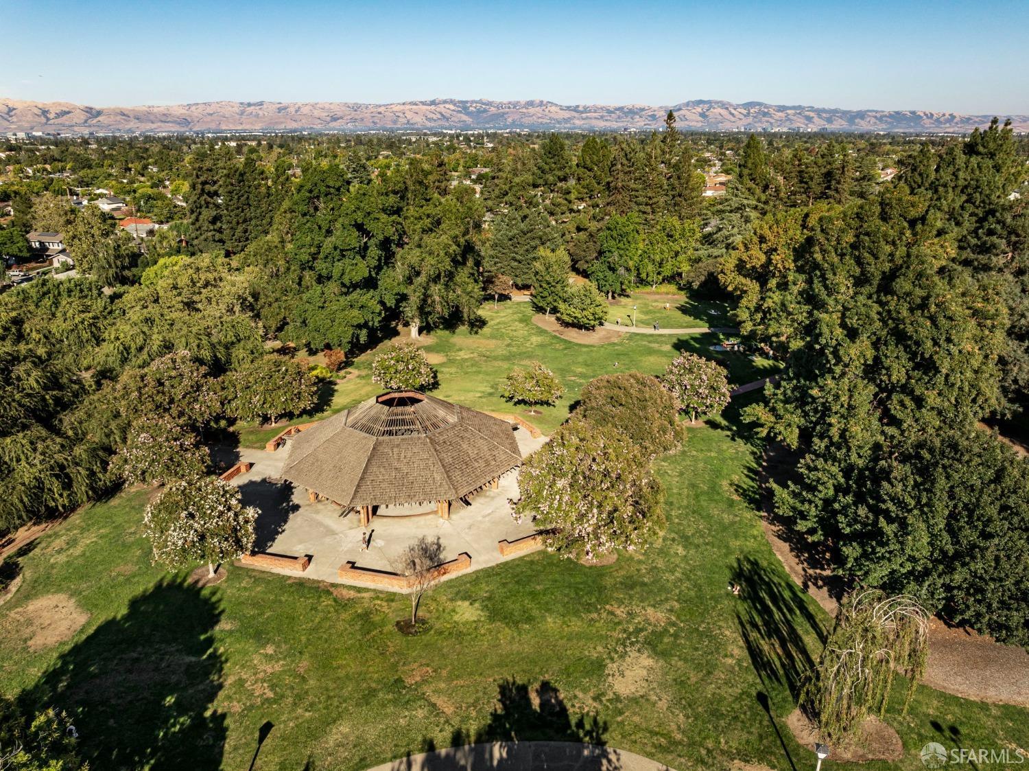 Detail Gallery Image 26 of 38 For 960 Heatherstone Ave, Sunnyvale,  CA 94087 - 3 Beds | 2 Baths