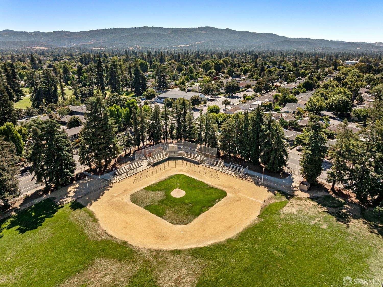 Detail Gallery Image 22 of 38 For 960 Heatherstone Ave, Sunnyvale,  CA 94087 - 3 Beds | 2 Baths