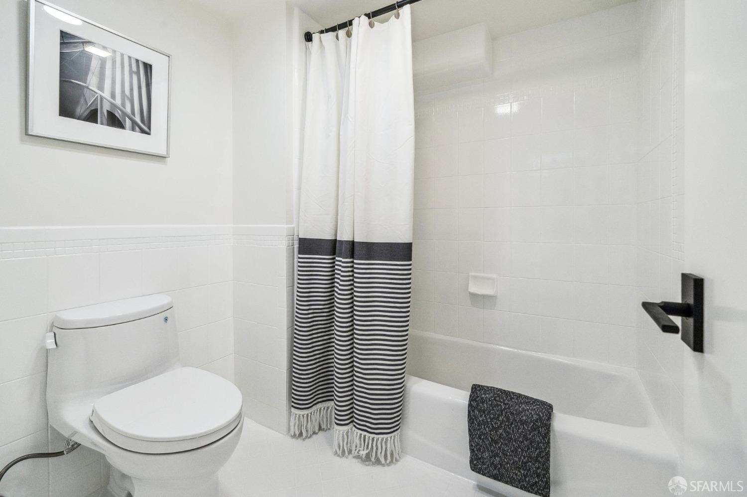 Detail Gallery Image 24 of 43 For 11 Haight St #3,  San Francisco,  CA 94102 - 1 Beds | 1 Baths