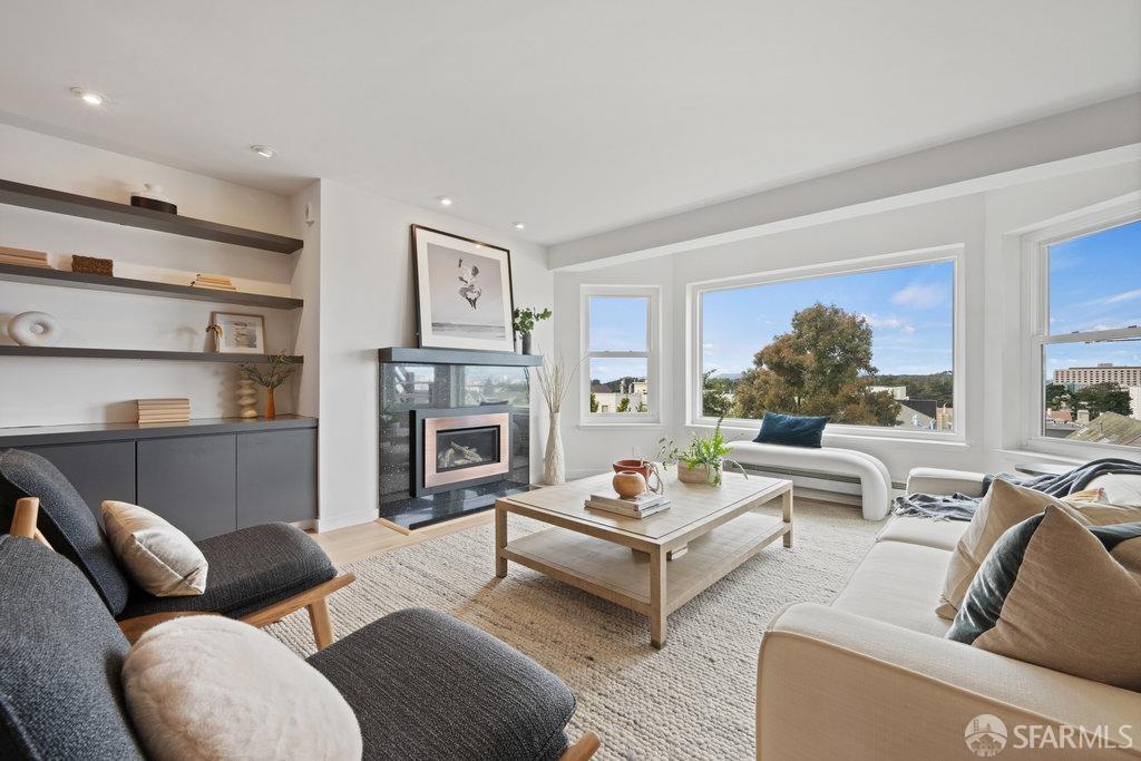 Detail Gallery Image 9 of 67 For 222 Parnassus Ave #G,  San Francisco,  CA 94117 - 3 Beds | 2/1 Baths