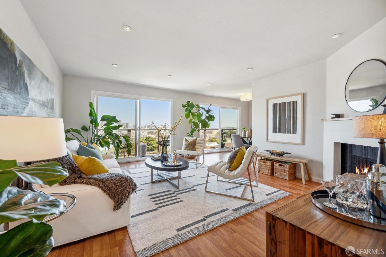 Detail Gallery Image 1 of 37 For 720 Presidio Ave #302,  San Francisco,  CA 94115 - 2 Beds | 2 Baths