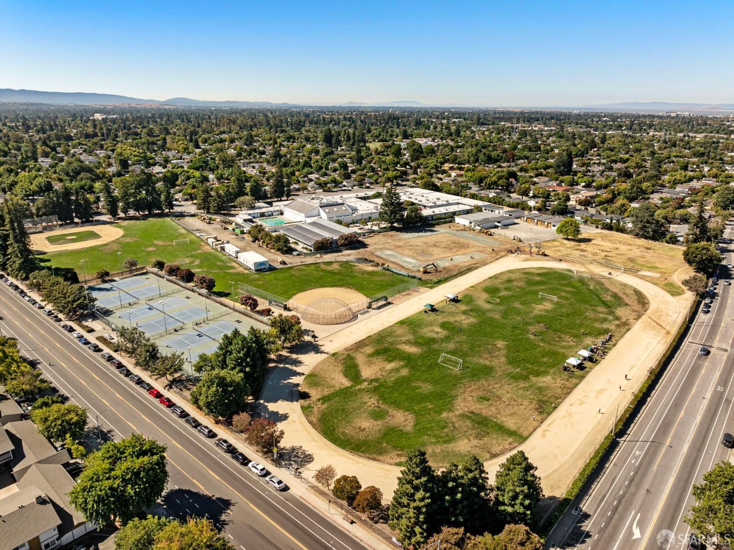 Detail Gallery Image 21 of 38 For 960 Heatherstone Ave, Sunnyvale,  CA 94087 - 3 Beds | 2 Baths