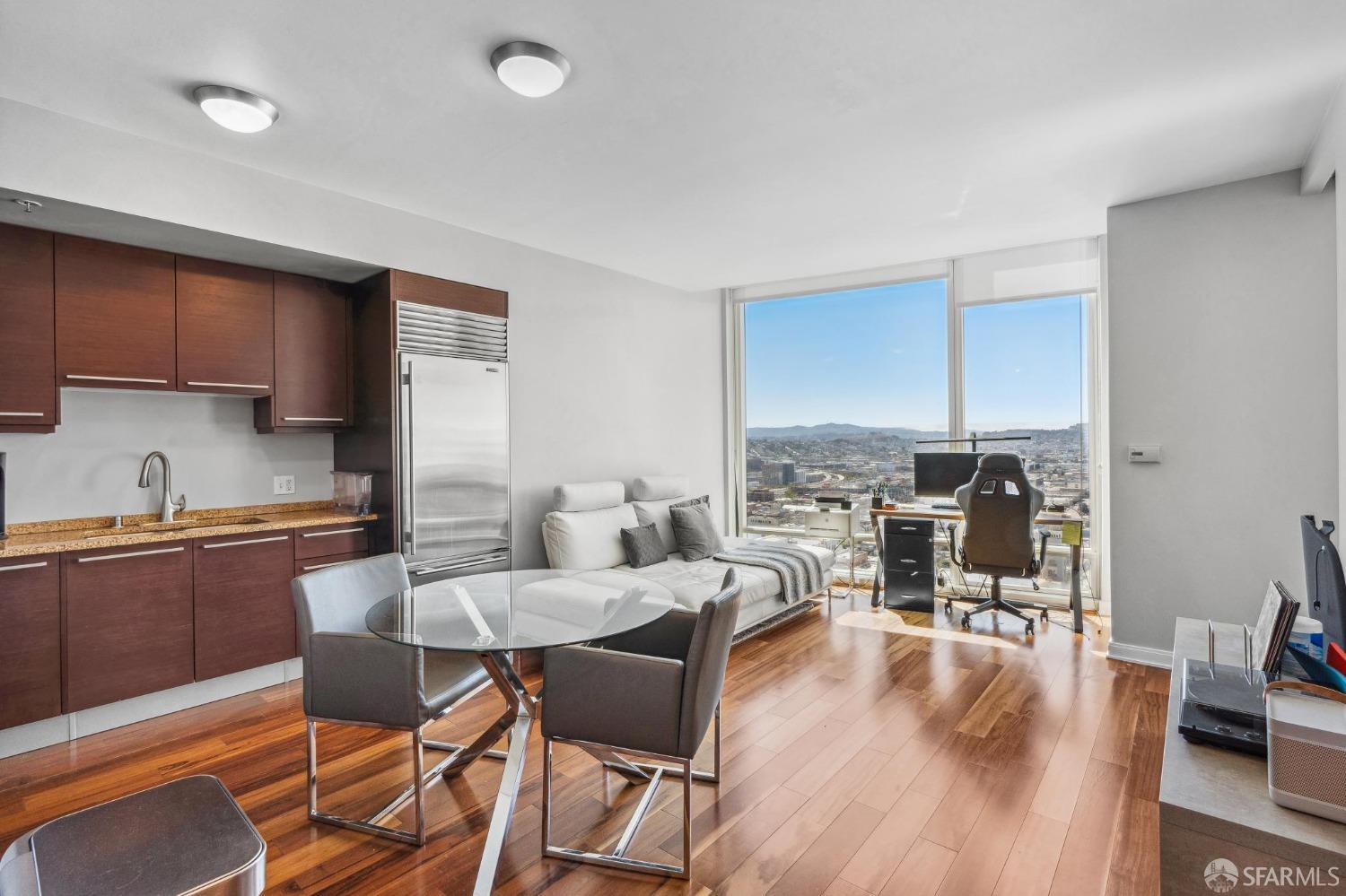 Detail Gallery Image 1 of 48 For 425 1st St #2704,  San Francisco,  CA 94105 - 1 Beds | 1 Baths