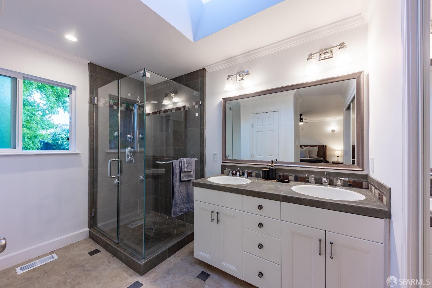 Detail Gallery Image 22 of 45 For 10 Granite Ct, San Carlos,  CA 94070 - 3 Beds | 2 Baths