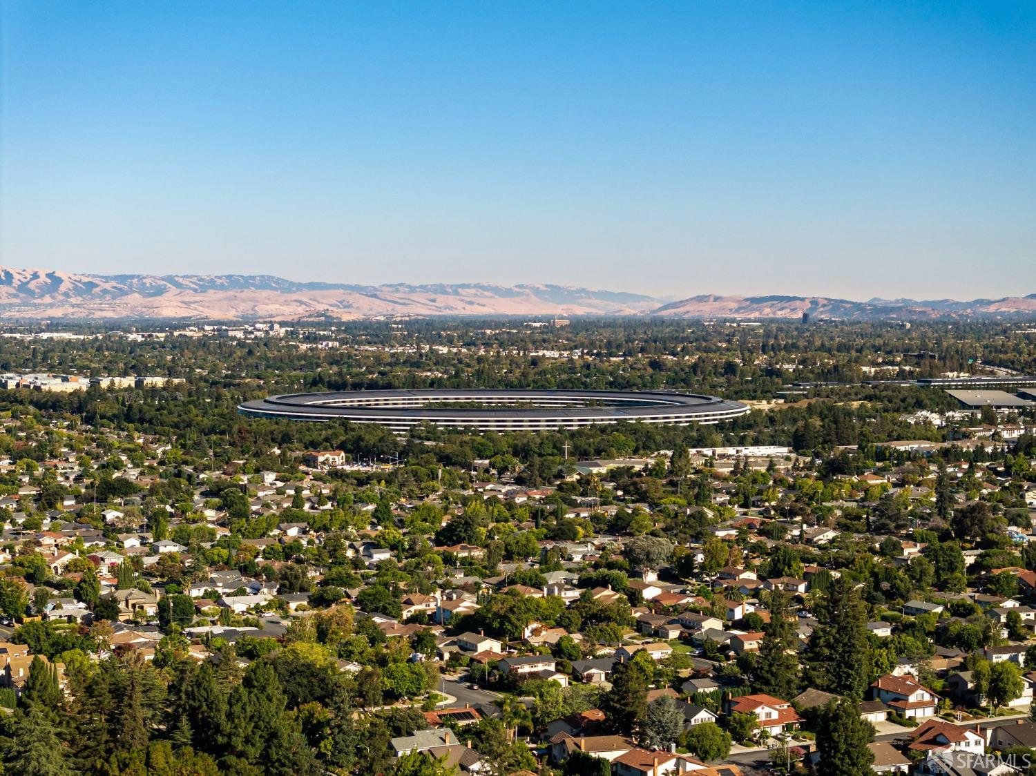 Detail Gallery Image 28 of 38 For 960 Heatherstone Ave, Sunnyvale,  CA 94087 - 3 Beds | 2 Baths