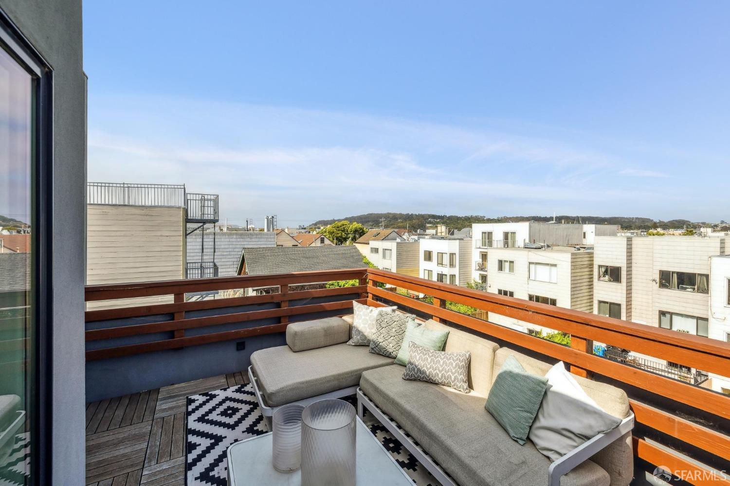 Detail Gallery Image 30 of 48 For 340 25th Ave #B,  San Francisco,  CA 94121 - 3 Beds | 2/1 Baths