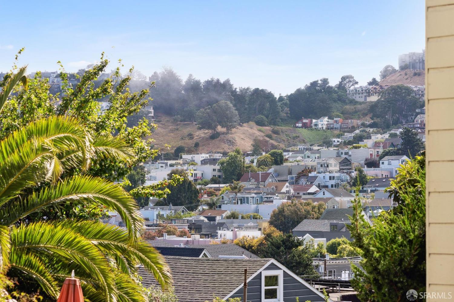 Detail Gallery Image 10 of 31 For 1256 Dolores St #1,  San Francisco,  CA 94110 - 3 Beds | 2 Baths