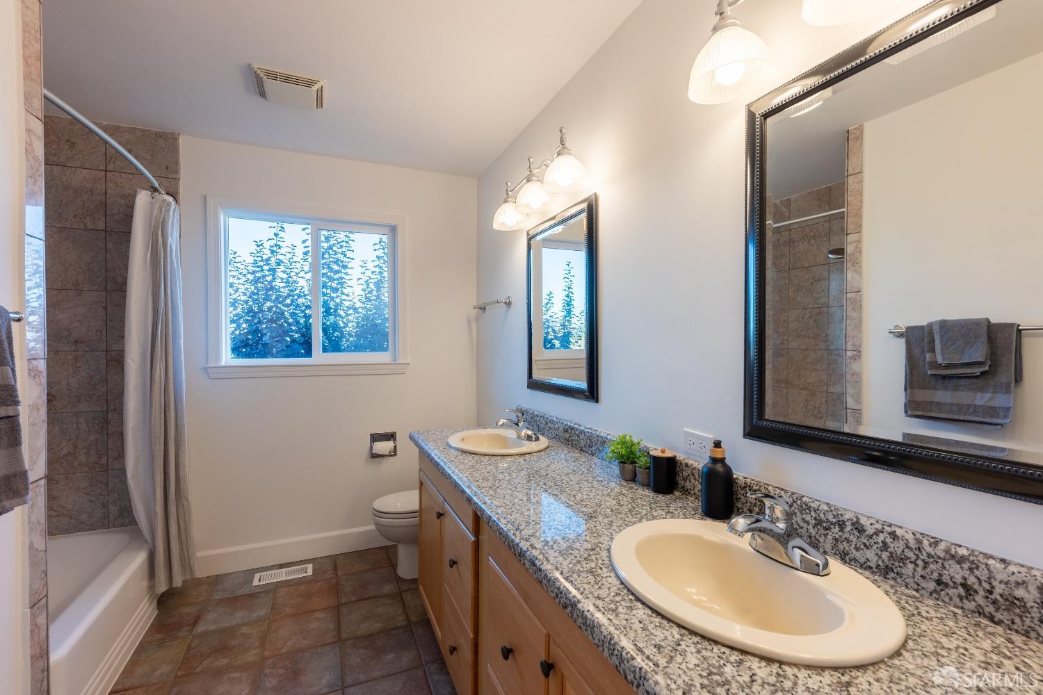 Detail Gallery Image 25 of 45 For 10 Granite Ct, San Carlos,  CA 94070 - 3 Beds | 2 Baths