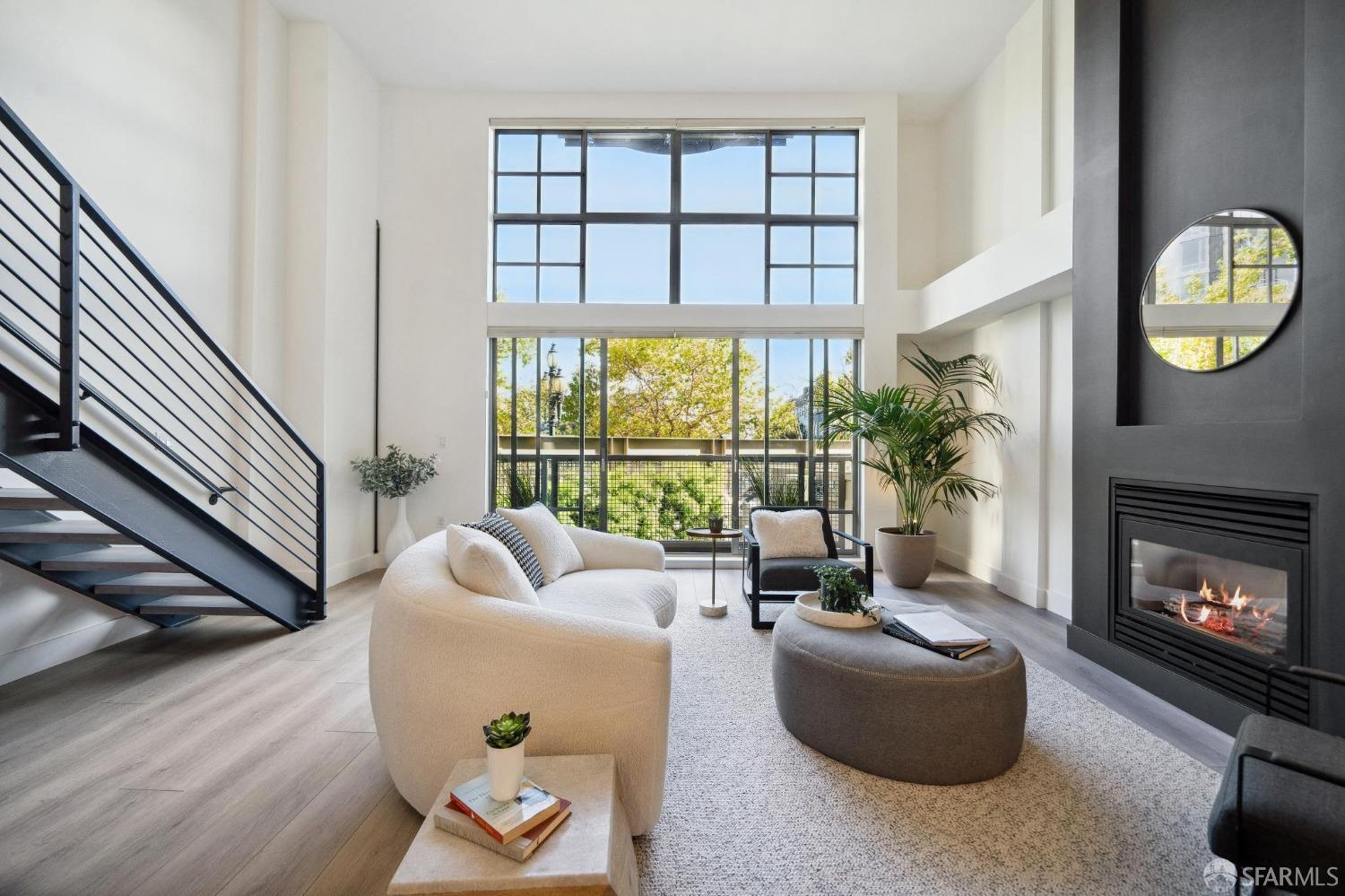 Detail Gallery Image 1 of 43 For 11 Haight St #3,  San Francisco,  CA 94102 - 1 Beds | 1 Baths