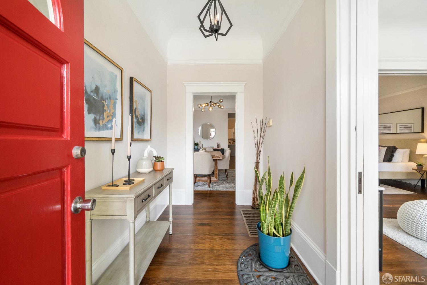 Detail Gallery Image 3 of 95 For 14 Francis St, San Francisco,  CA 94112 - 5 Beds | 2/1 Baths