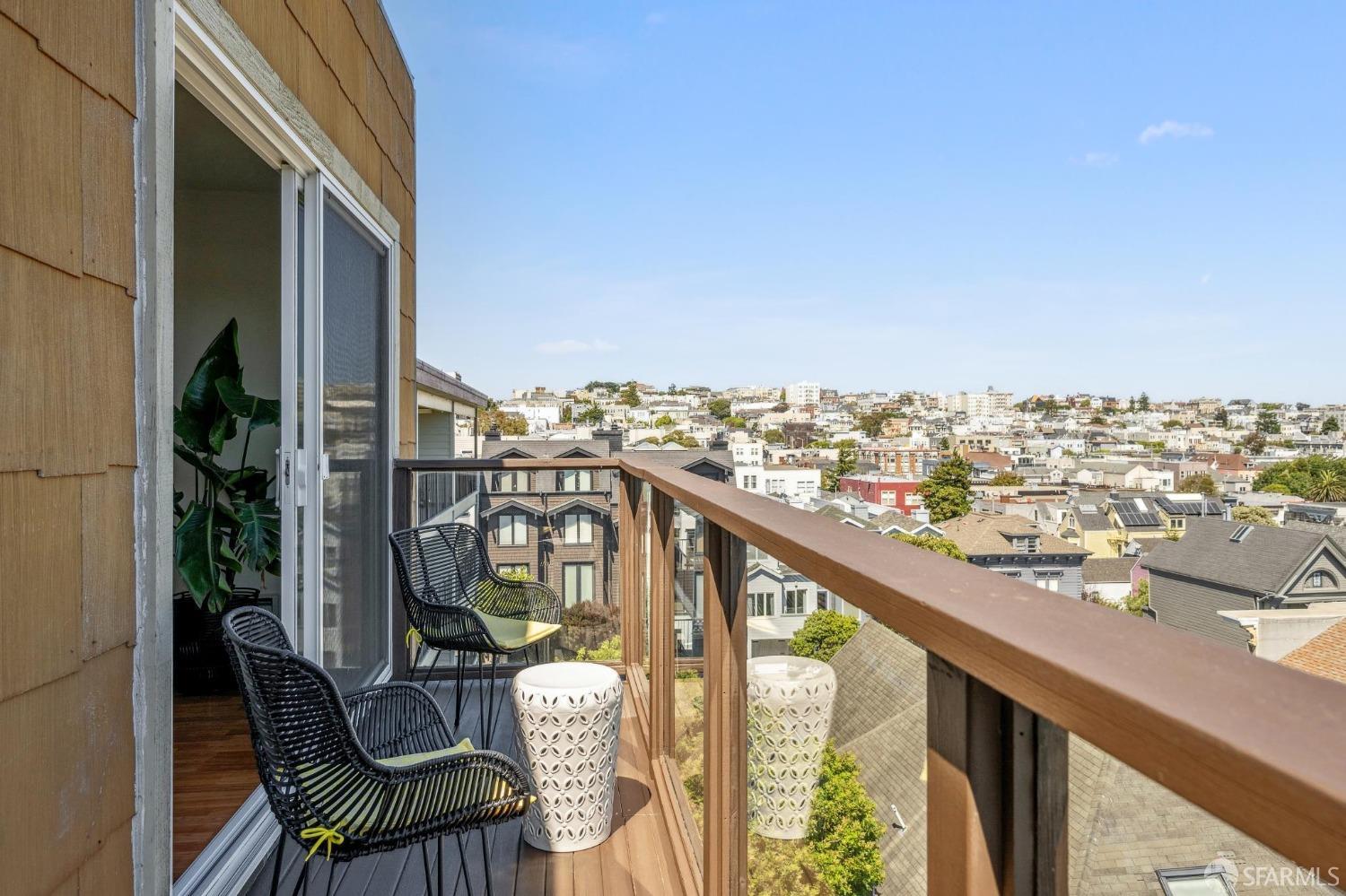 Detail Gallery Image 11 of 37 For 720 Presidio Ave #302,  San Francisco,  CA 94115 - 2 Beds | 2 Baths