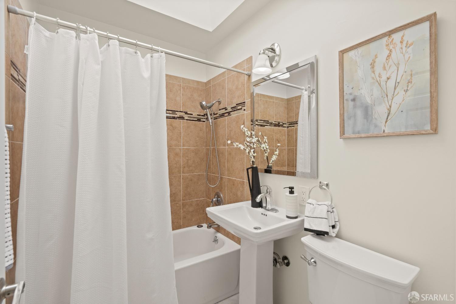 Detail Gallery Image 21 of 45 For 140 Chicago Way, San Francisco,  CA 94112 - 2 Beds | 1 Baths