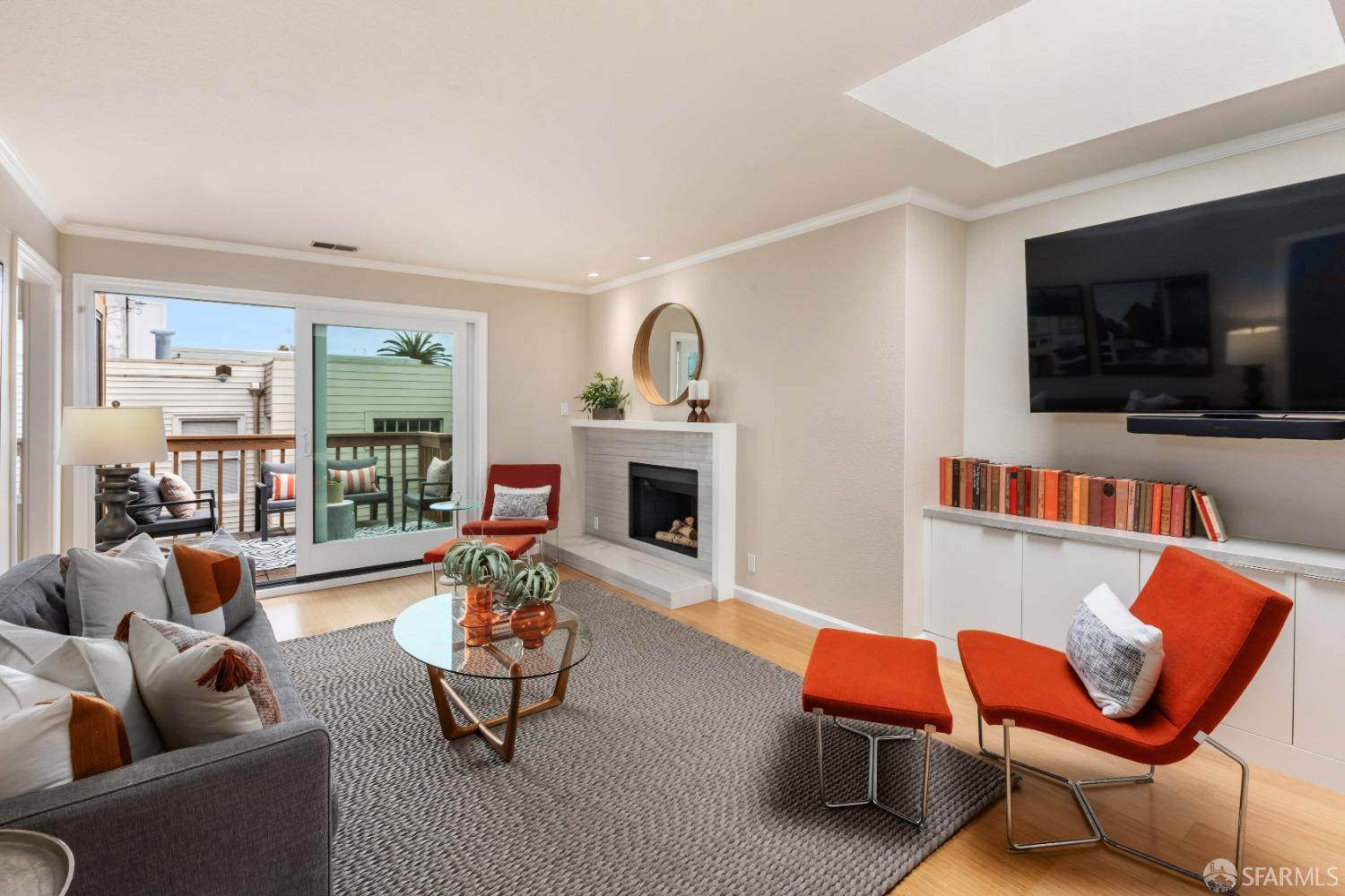 Detail Gallery Image 2 of 42 For 470 Fillmore St #3,  San Francisco,  CA 94117 - 2 Beds | 2 Baths