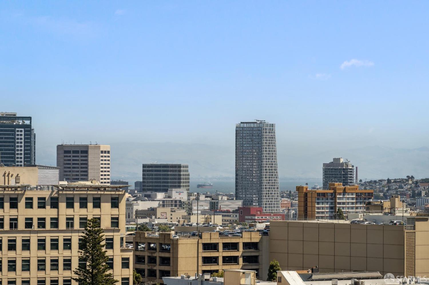 Detail Gallery Image 16 of 37 For 720 Presidio Ave #302,  San Francisco,  CA 94115 - 2 Beds | 2 Baths