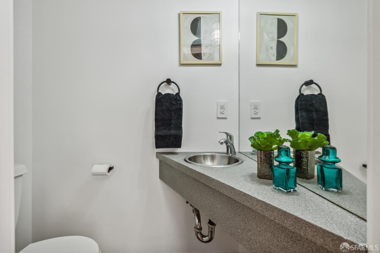 Detail Gallery Image 7 of 44 For 161 Gilbert St #8,  San Francisco,  CA 94103 - 1 Beds | 1/1 Baths