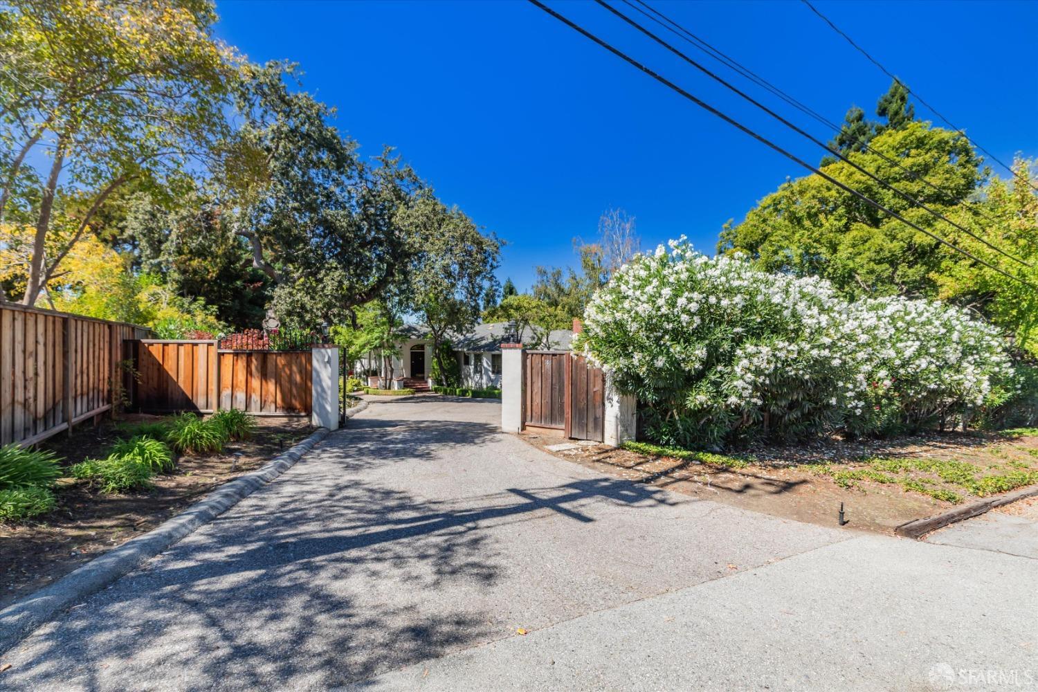 Detail Gallery Image 54 of 67 For 338 Atherton Ave, Atherton,  CA 94027 - 5 Beds | 5/1 Baths