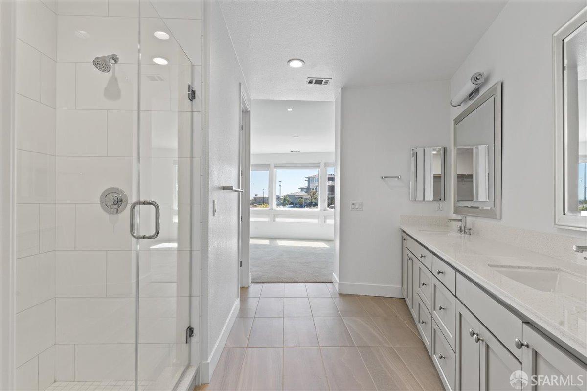 Detail Gallery Image 37 of 76 For 8 Island View Dr, Richmond,  CA 94801 - 2 Beds | 2/1 Baths