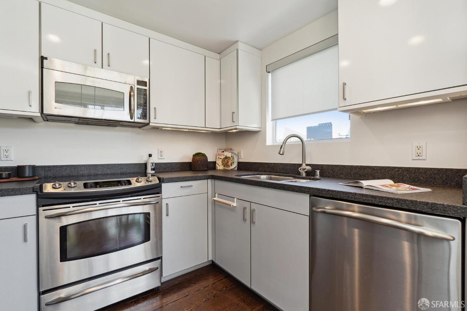 Detail Gallery Image 10 of 29 For 451 Kansas St #392,  San Francisco,  CA 94107 - 2 Beds | 2 Baths