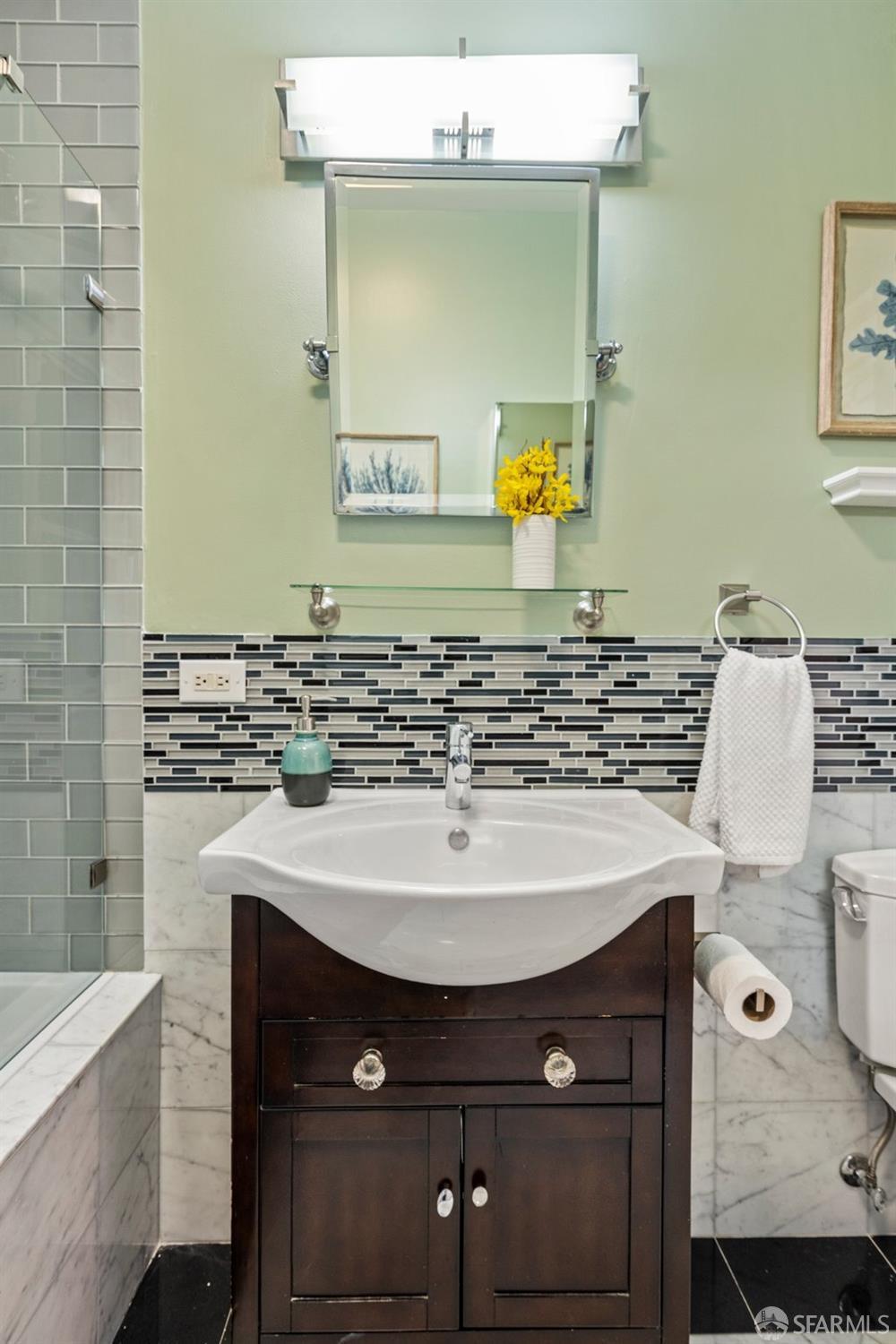 Detail Gallery Image 19 of 36 For 2211 Broderick St #1,  San Francisco,  CA 94115 - 2 Beds | 2 Baths