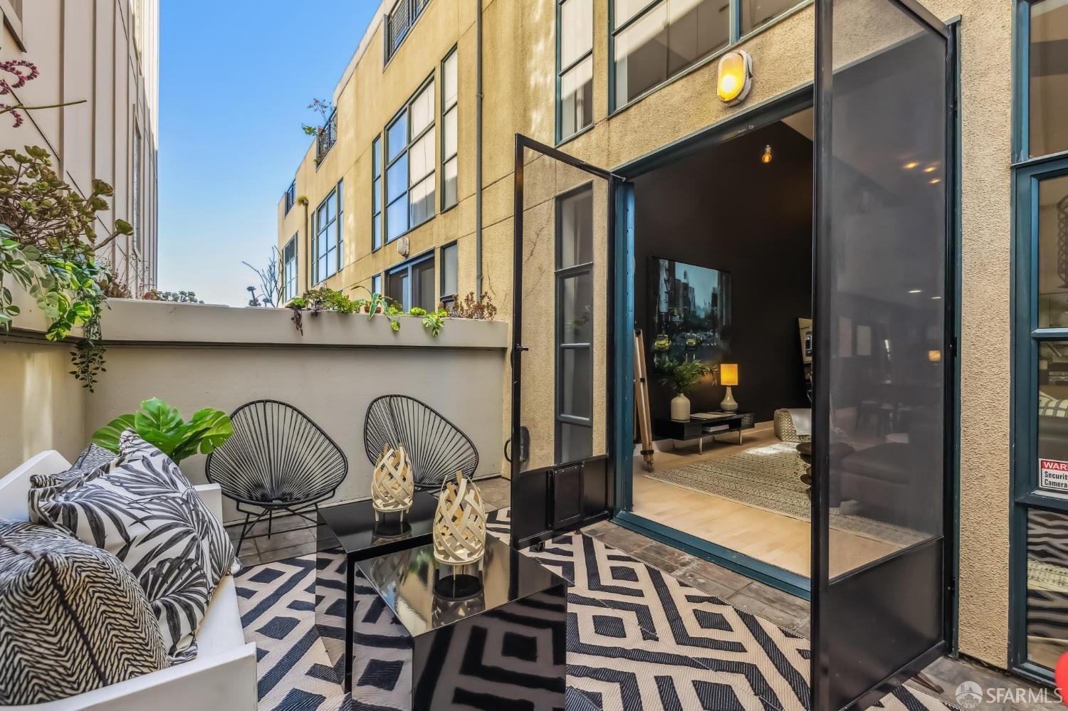 Detail Gallery Image 22 of 44 For 161 Gilbert St #8,  San Francisco,  CA 94103 - 1 Beds | 1/1 Baths