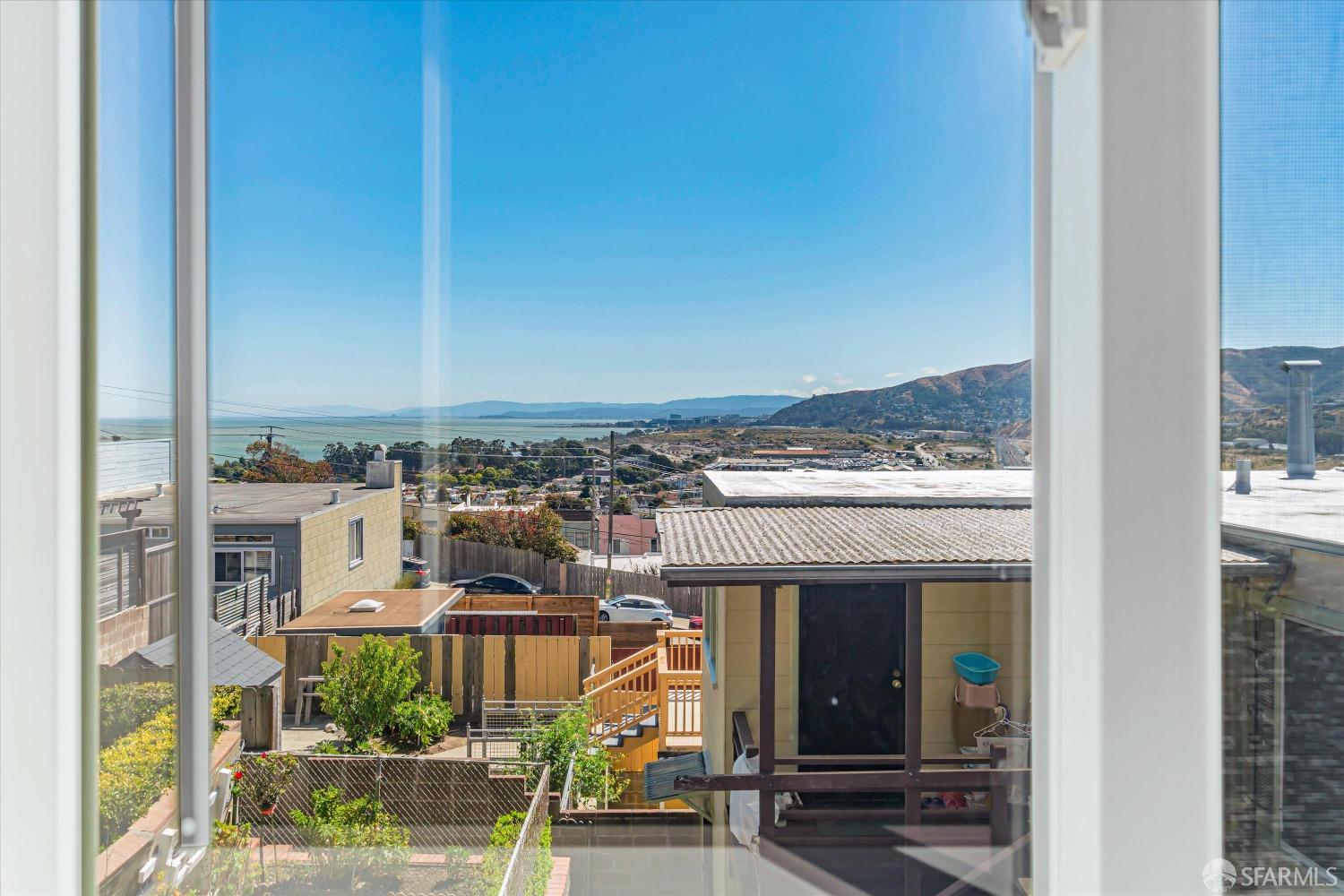 Detail Gallery Image 30 of 69 For 1369 Goettingen St, San Francisco,  CA 94134 - 3 Beds | 2 Baths