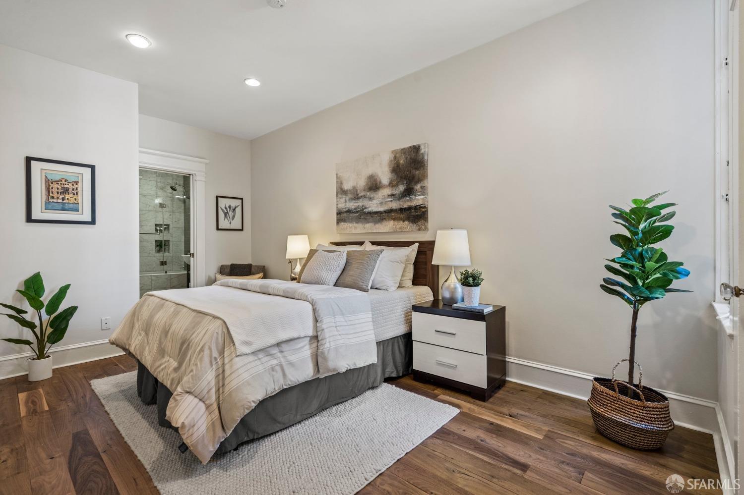 Detail Gallery Image 14 of 36 For 2211 Broderick St #1,  San Francisco,  CA 94115 - 2 Beds | 2 Baths