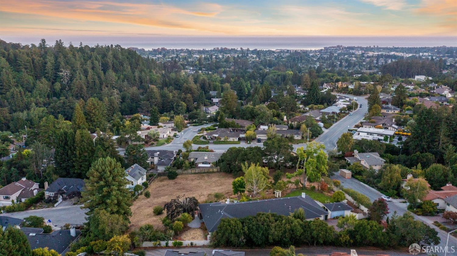 Detail Gallery Image 2 of 63 For 624 Isbel Dr, Santa Cruz,  CA 95060 - 4 Beds | 4 Baths