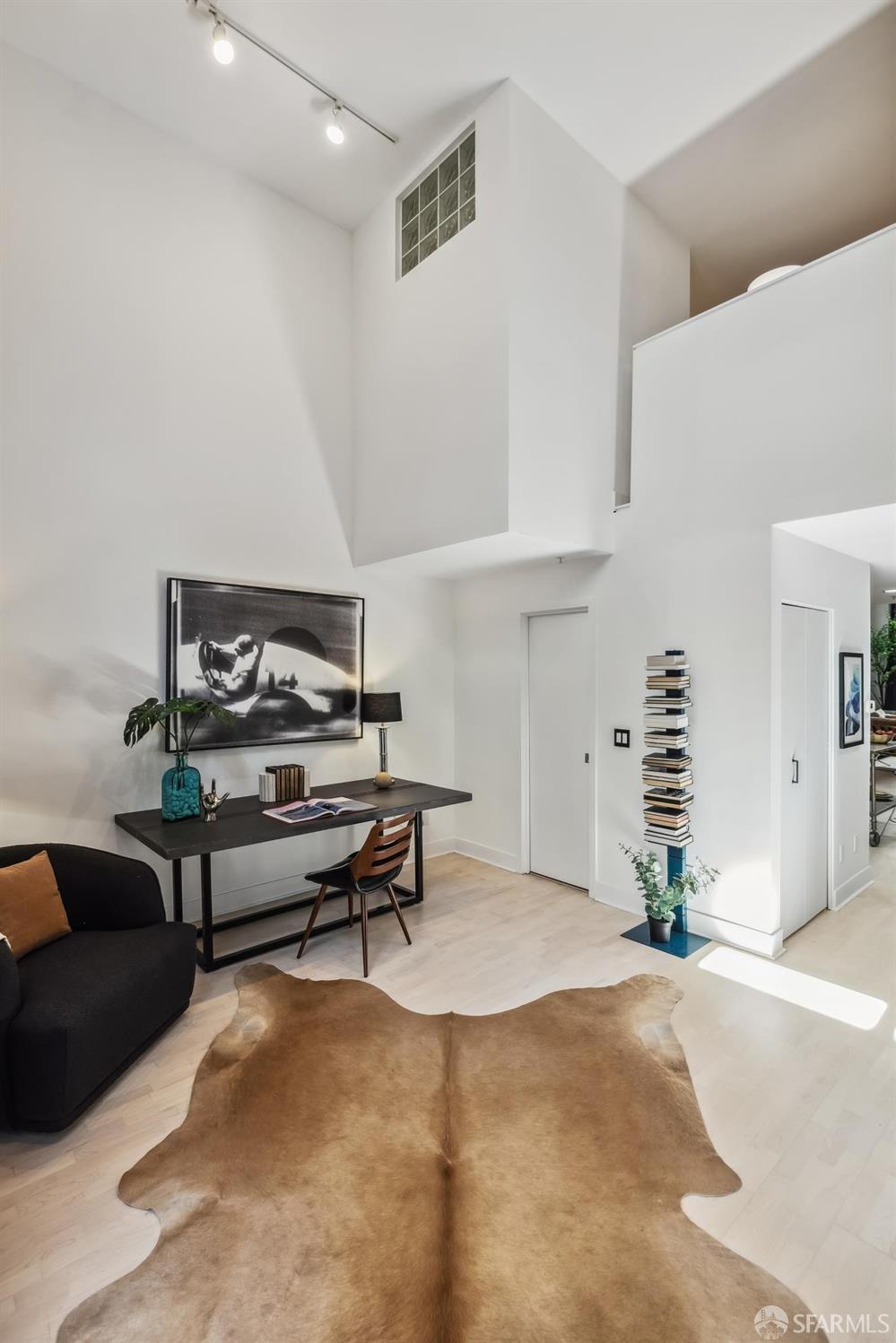 Detail Gallery Image 6 of 44 For 161 Gilbert St #8,  San Francisco,  CA 94103 - 1 Beds | 1/1 Baths