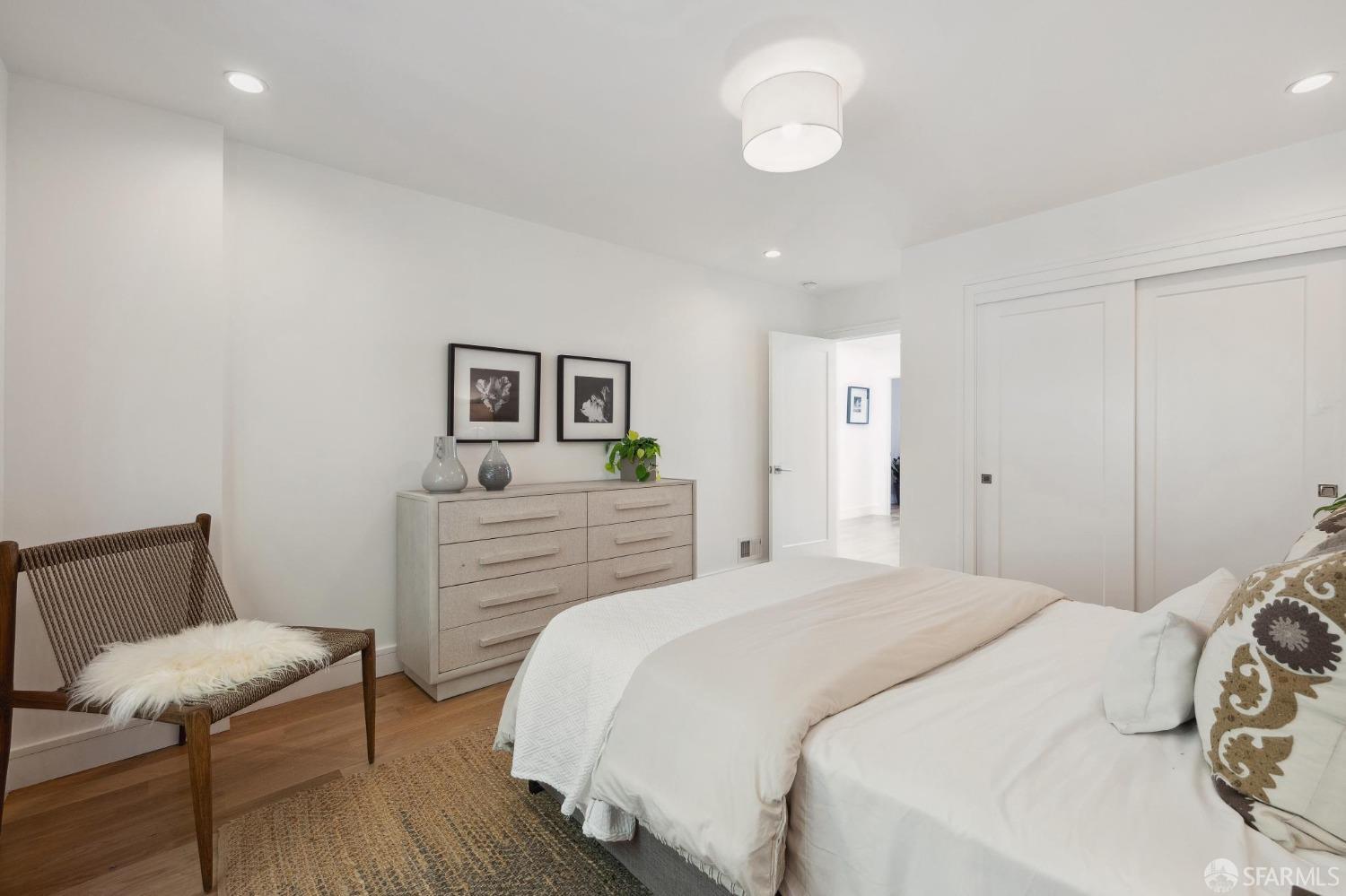 Detail Gallery Image 15 of 37 For 464 Hoffman Ave, San Francisco,  CA 94114 - 3 Beds | 2/1 Baths