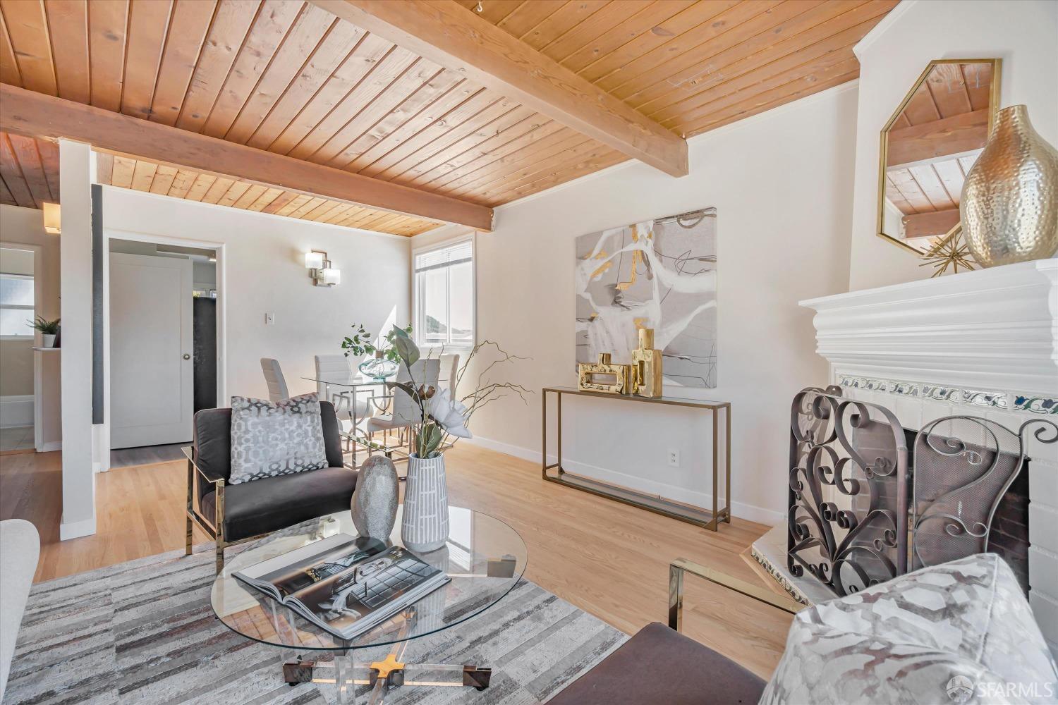 Detail Gallery Image 9 of 69 For 1369 Goettingen St, San Francisco,  CA 94134 - 3 Beds | 2 Baths