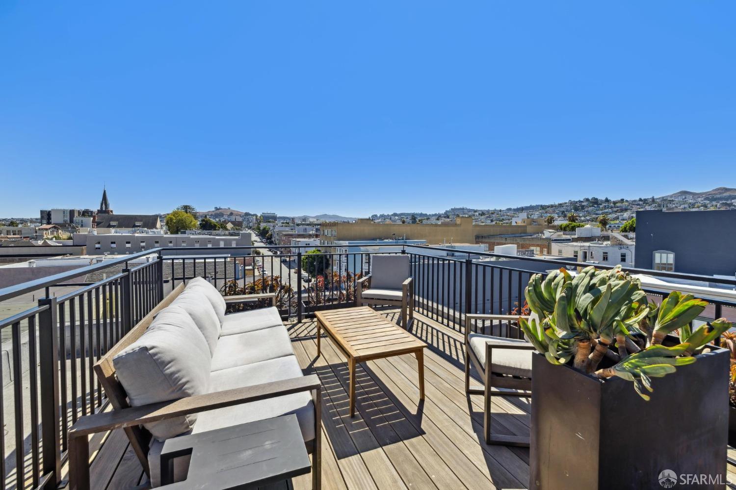 Detail Gallery Image 20 of 23 For 3249 17th St #2,  San Francisco,  CA 94110 - 2 Beds | 2 Baths