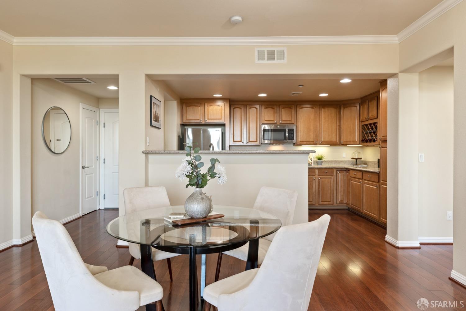 Detail Gallery Image 9 of 43 For 2250 Gellert Blvd #2304,  South San Francisco,  CA 94080 - 3 Beds | 2 Baths