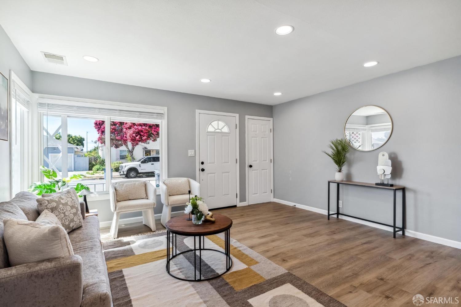 Detail Gallery Image 5 of 41 For 488 Cascade Rd, San Leandro,  CA 94577 - 2 Beds | 2 Baths