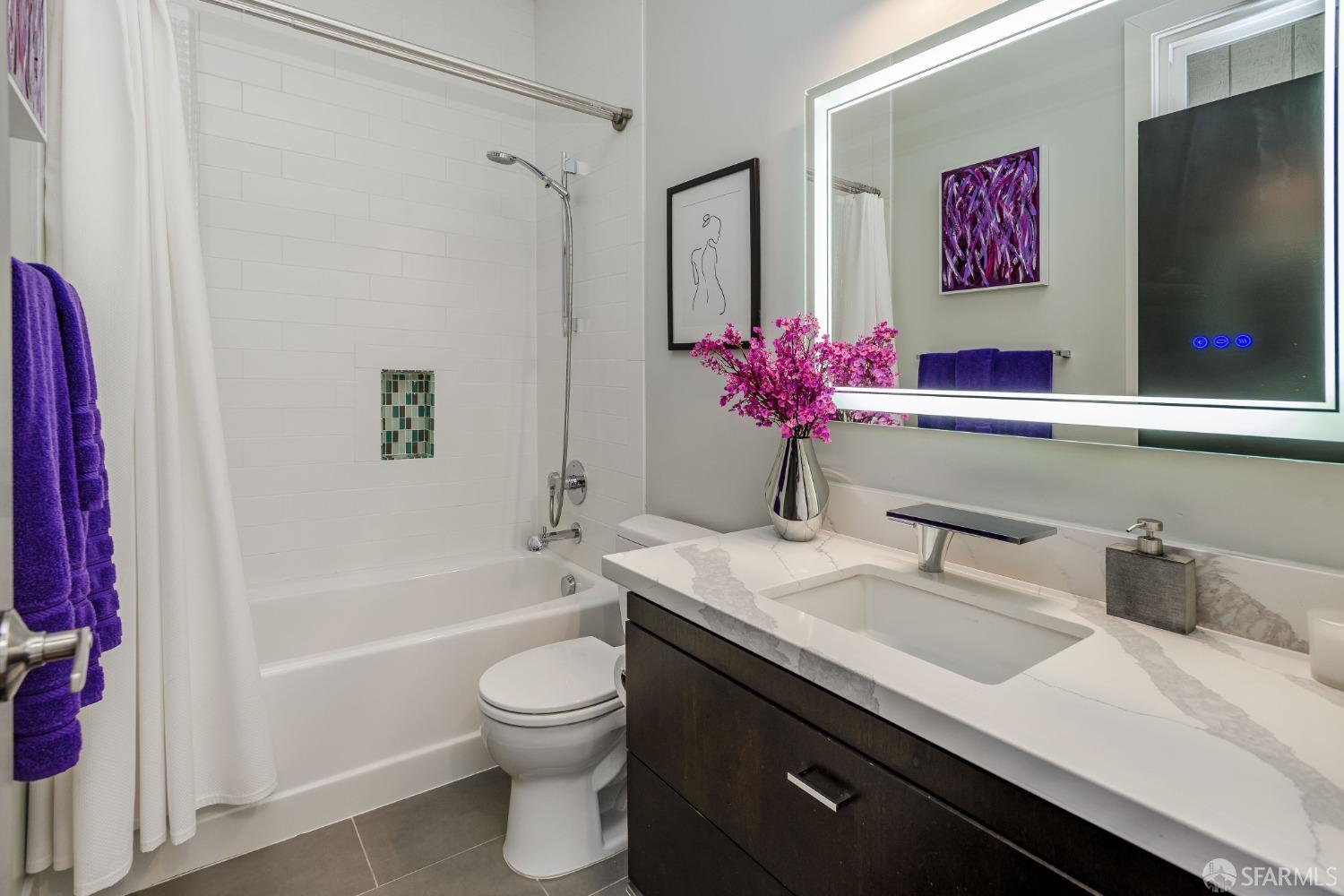 Detail Gallery Image 15 of 26 For 1554 Jones St, San Francisco,  CA 94109 - 2 Beds | 2 Baths